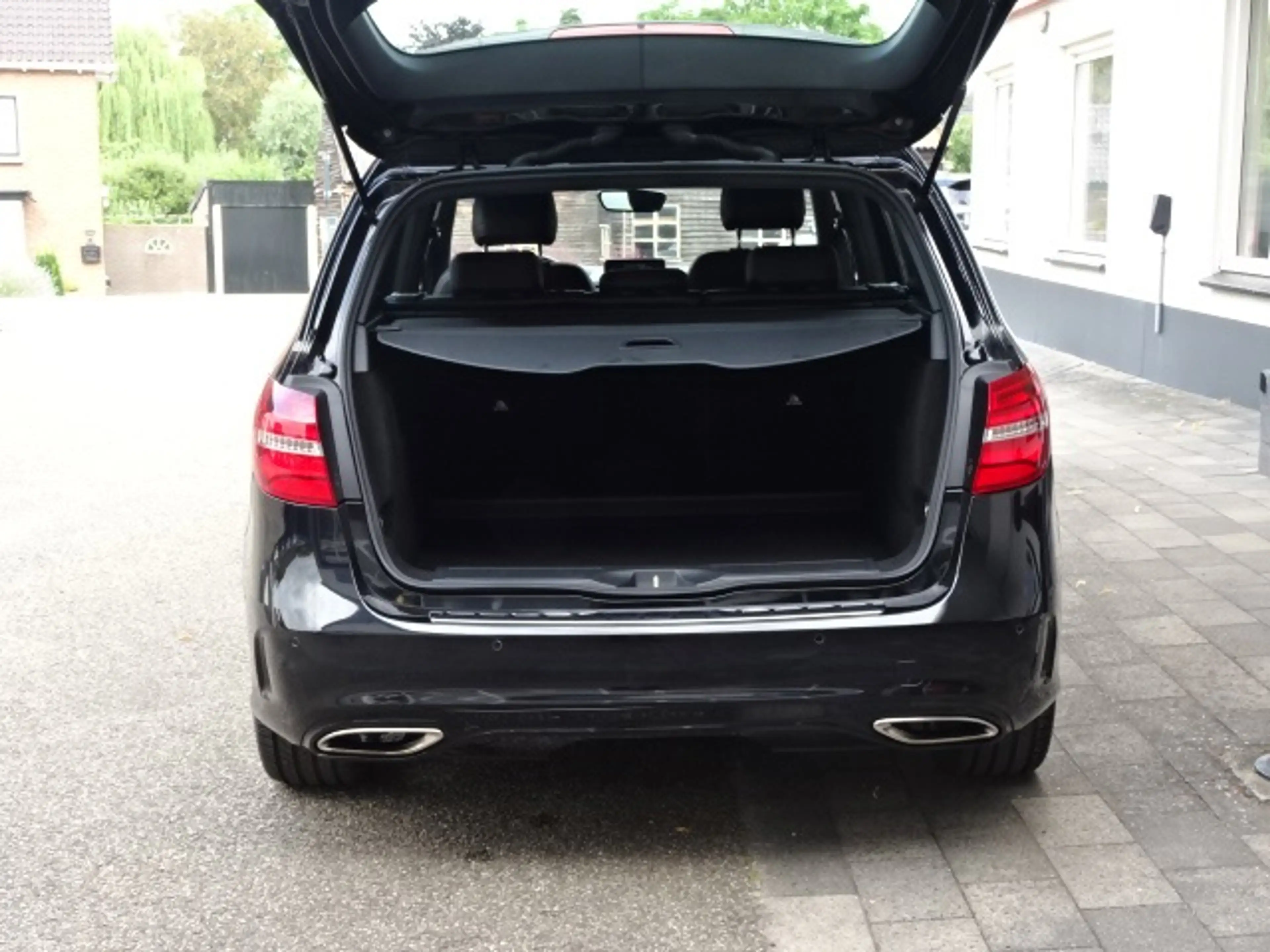 Mercedes-Benz B 180 Business Solution AMG — photo 5