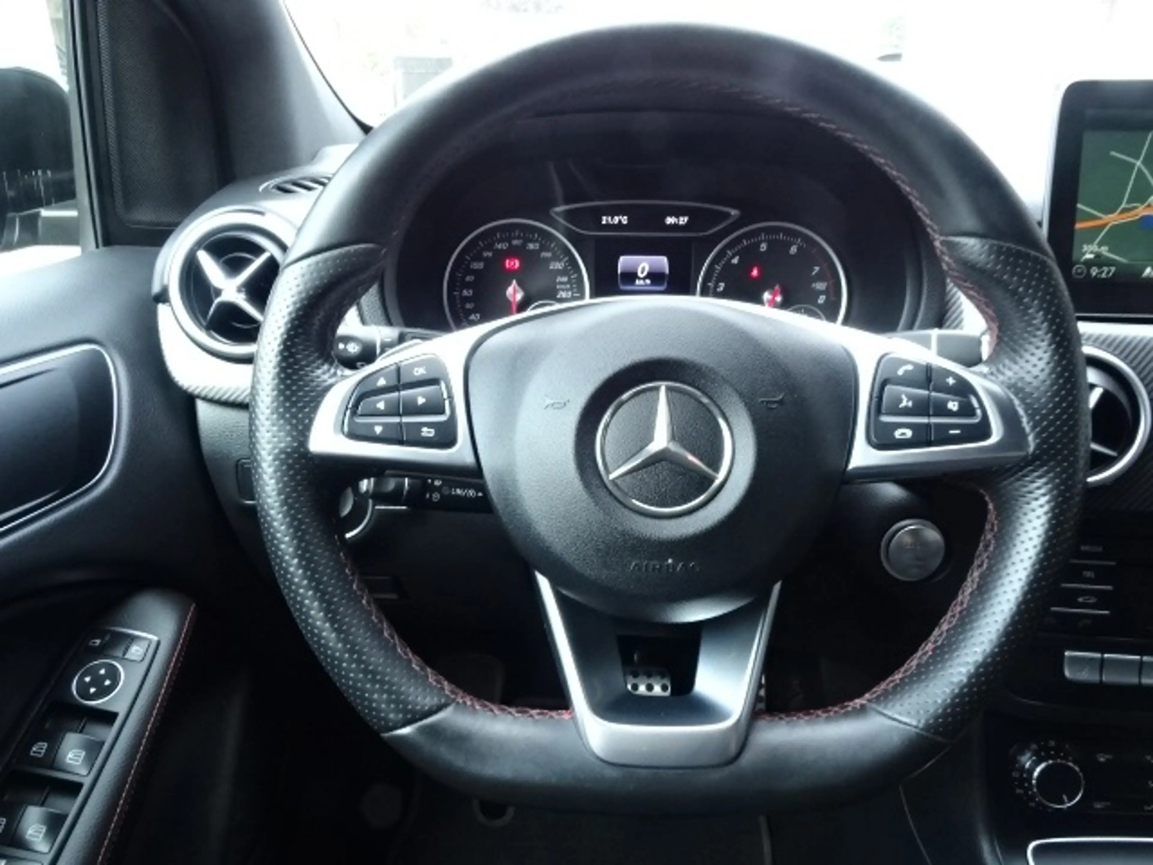 Mercedes-Benz B 180 Business Solution AMG — photo 16