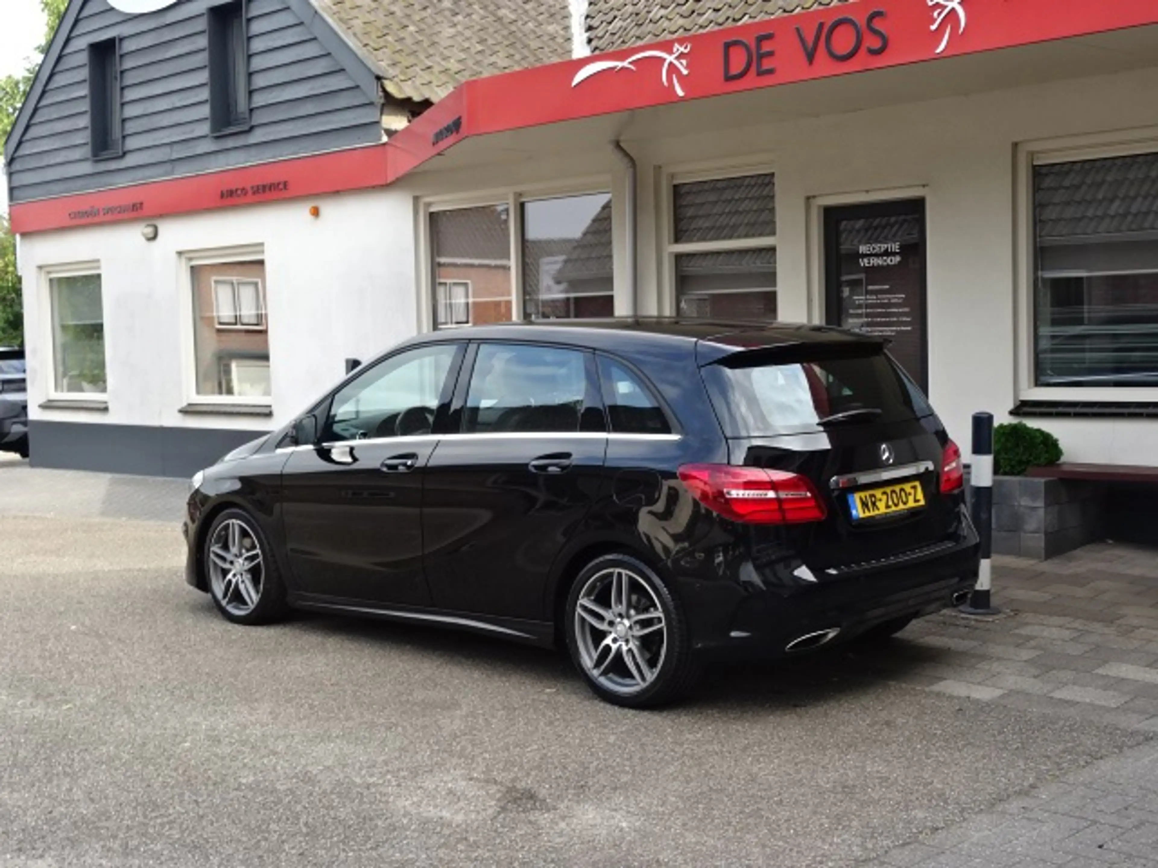 Mercedes-Benz B 180 Business Solution AMG — photo 3