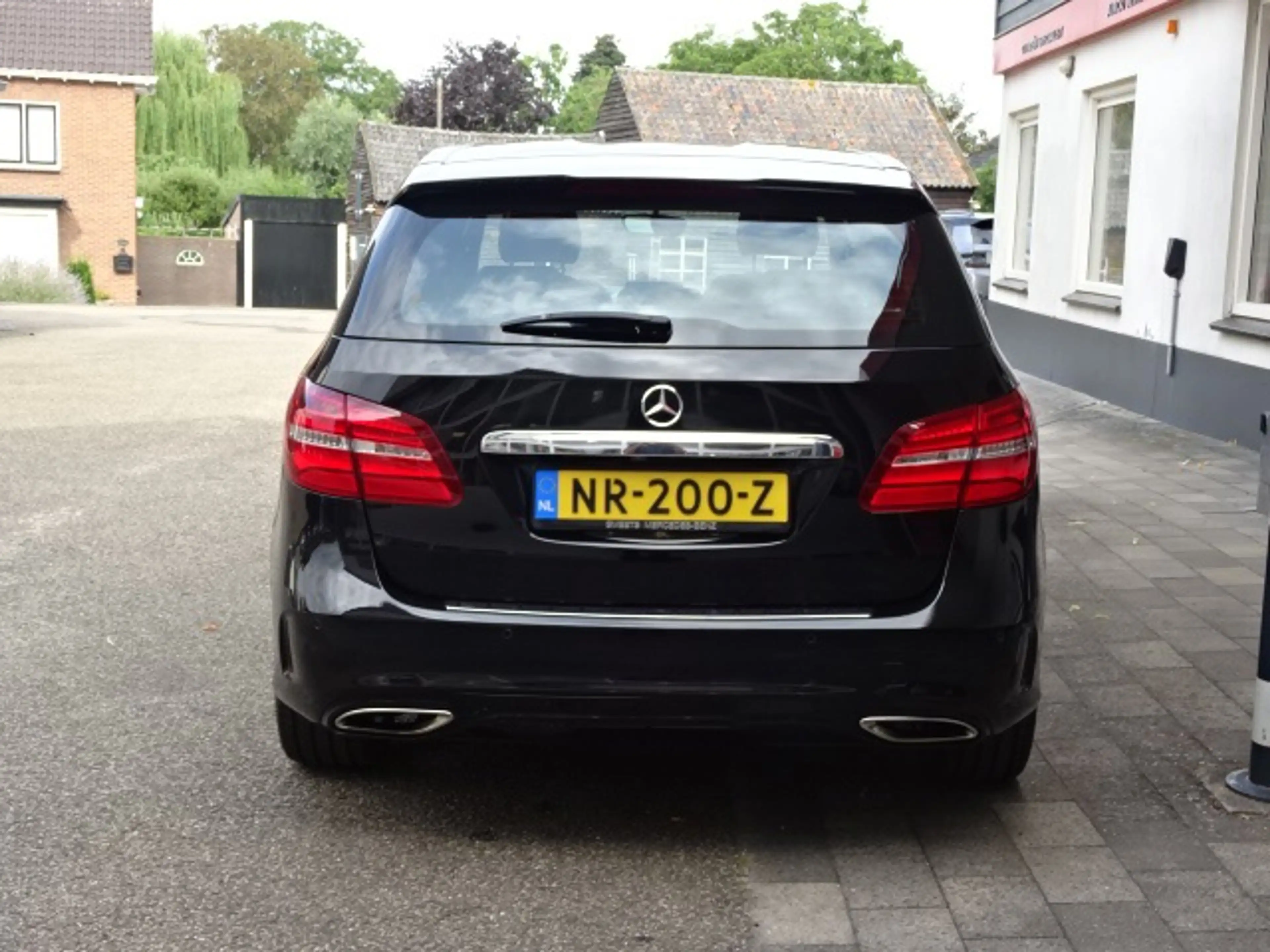 Mercedes-Benz B 180 Business Solution AMG — photo 4