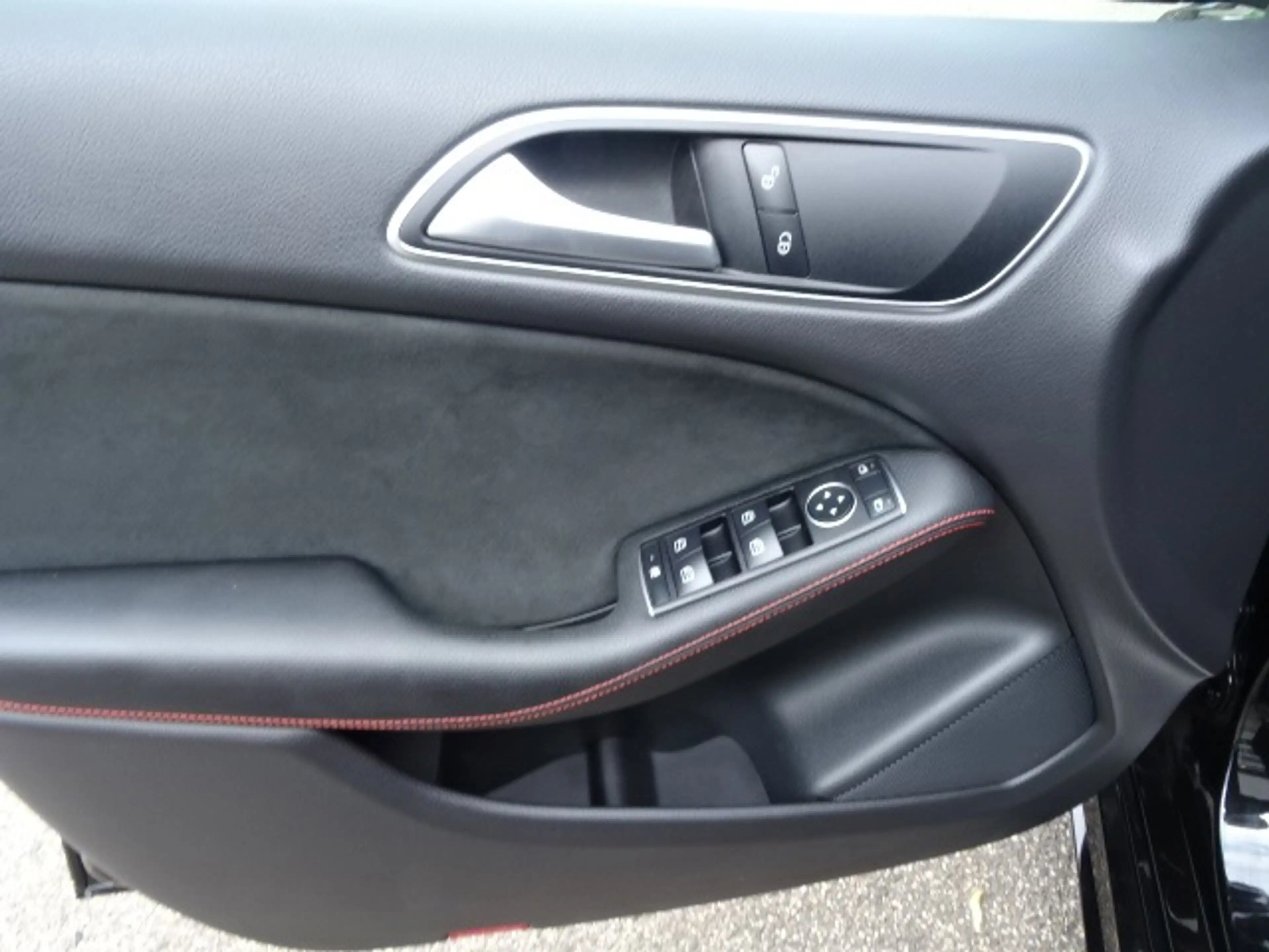 Mercedes-Benz B 180 Business Solution AMG — photo 12