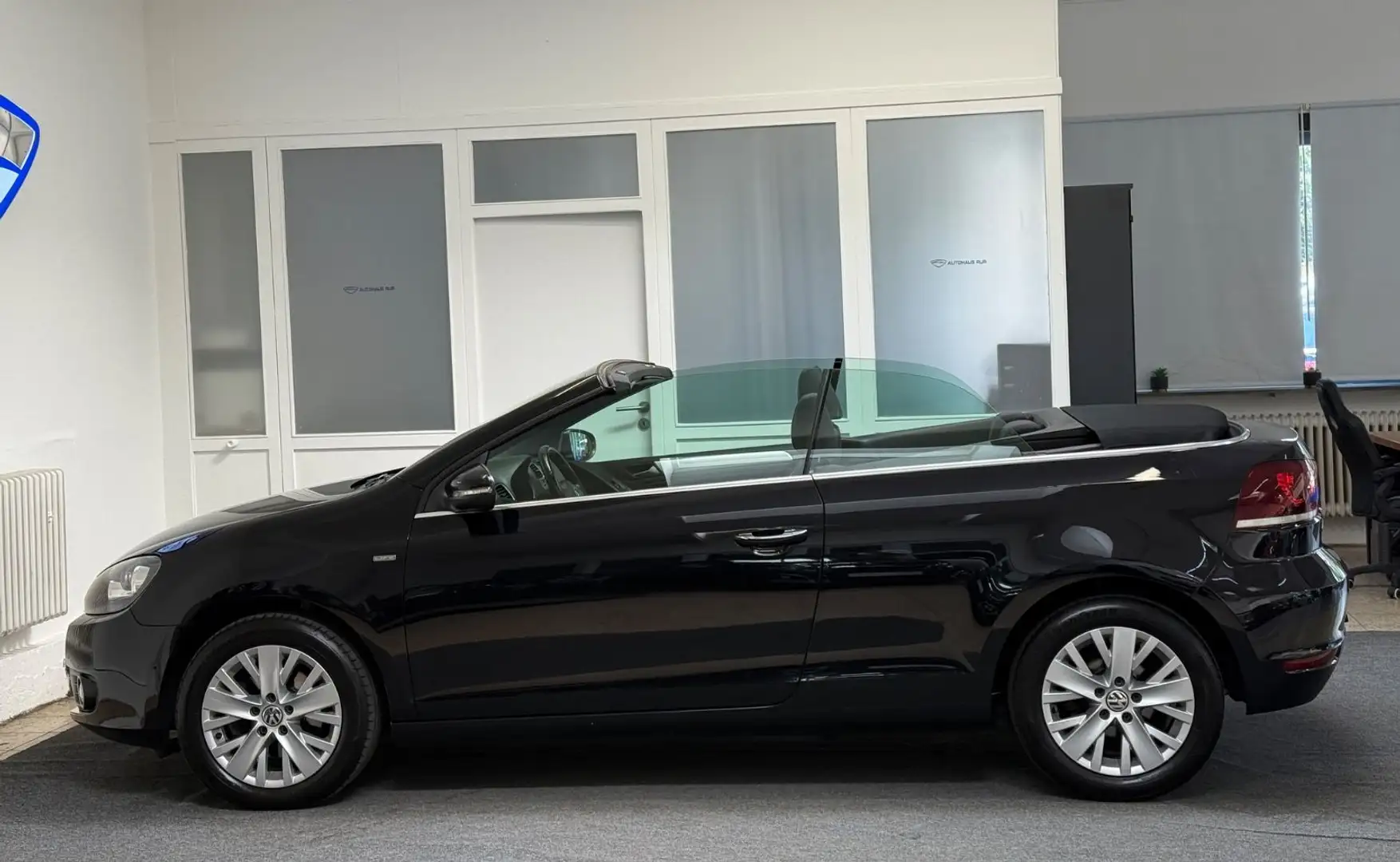 Volkswagen Golf VI Cabriolet Life BMT/SHZ/TEMPOMAT/PDC Noir - 2