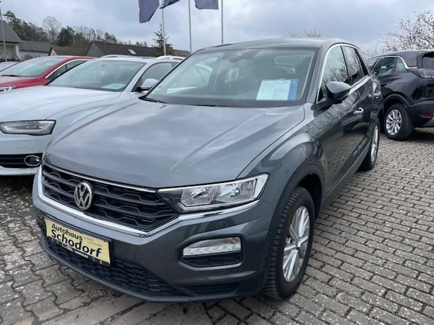 Volkswagen T-Roc Alu, ACC, Lichtpaket, Spiegelpaket, uvm. Grijs - 1