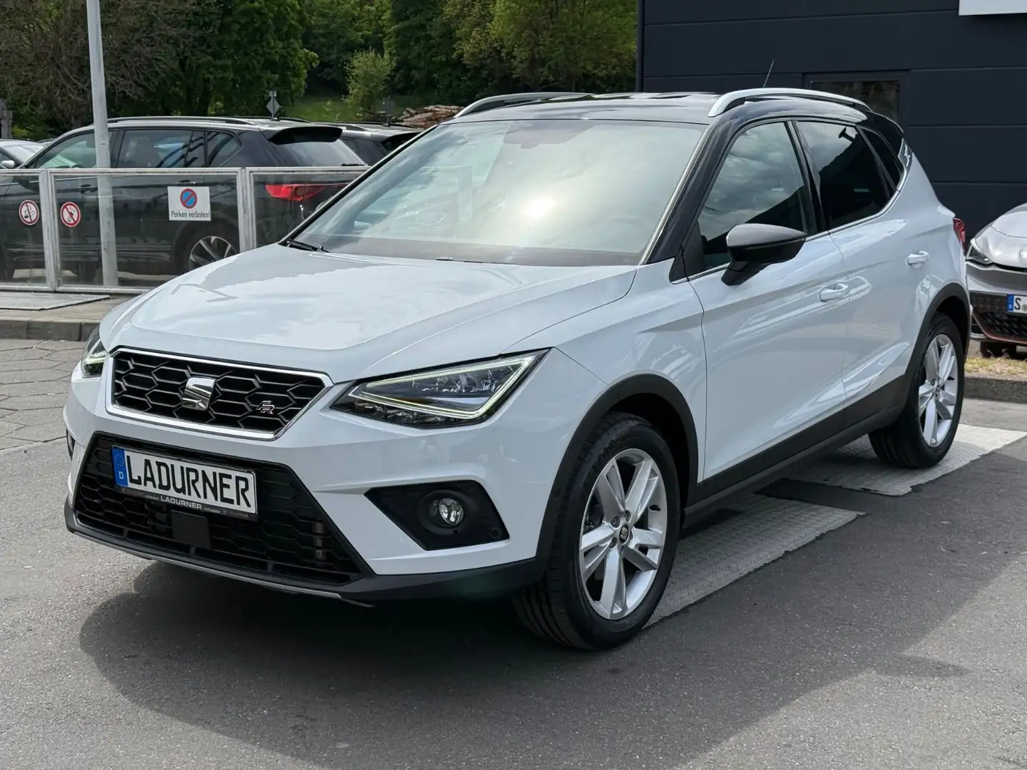 SEAT Arona FR1.5I TSI DSG*Navi/LED/SHZ/Kessy* Bianco - 1
