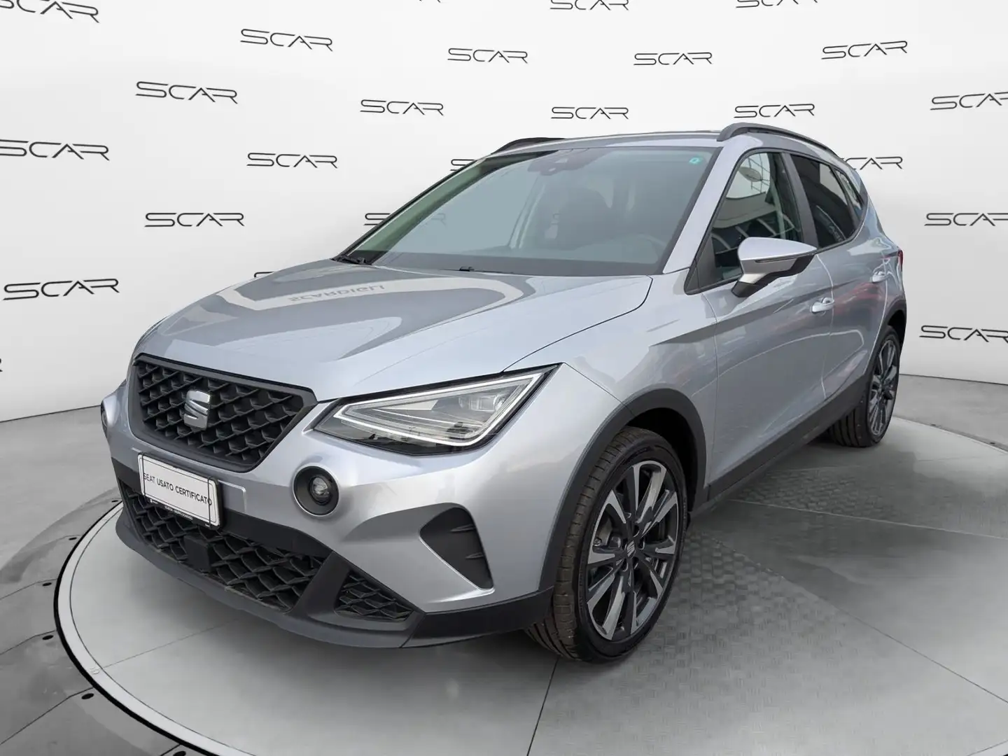 SEAT Arona 1.0 EcoTSI Black Edition srebrna - 1
