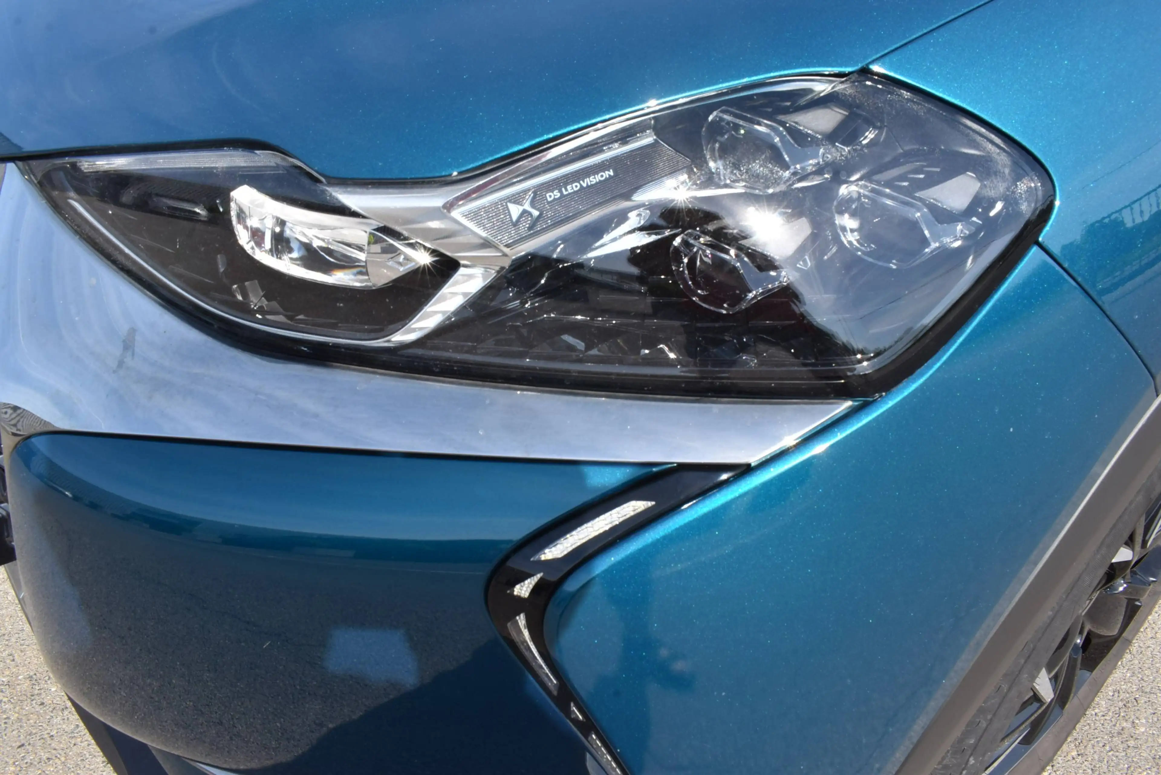 DS Automobiles DS 3 Crossback 1.2i So Chic GPS/Airco/CarPlay/Full Led***12M GARANTIE*** — photo 3