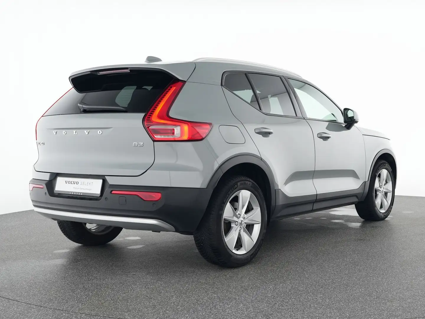 Volvo XC40 B3 Benzin Geartronic Core 18"+RFK+WINTER-PA Grau - 2