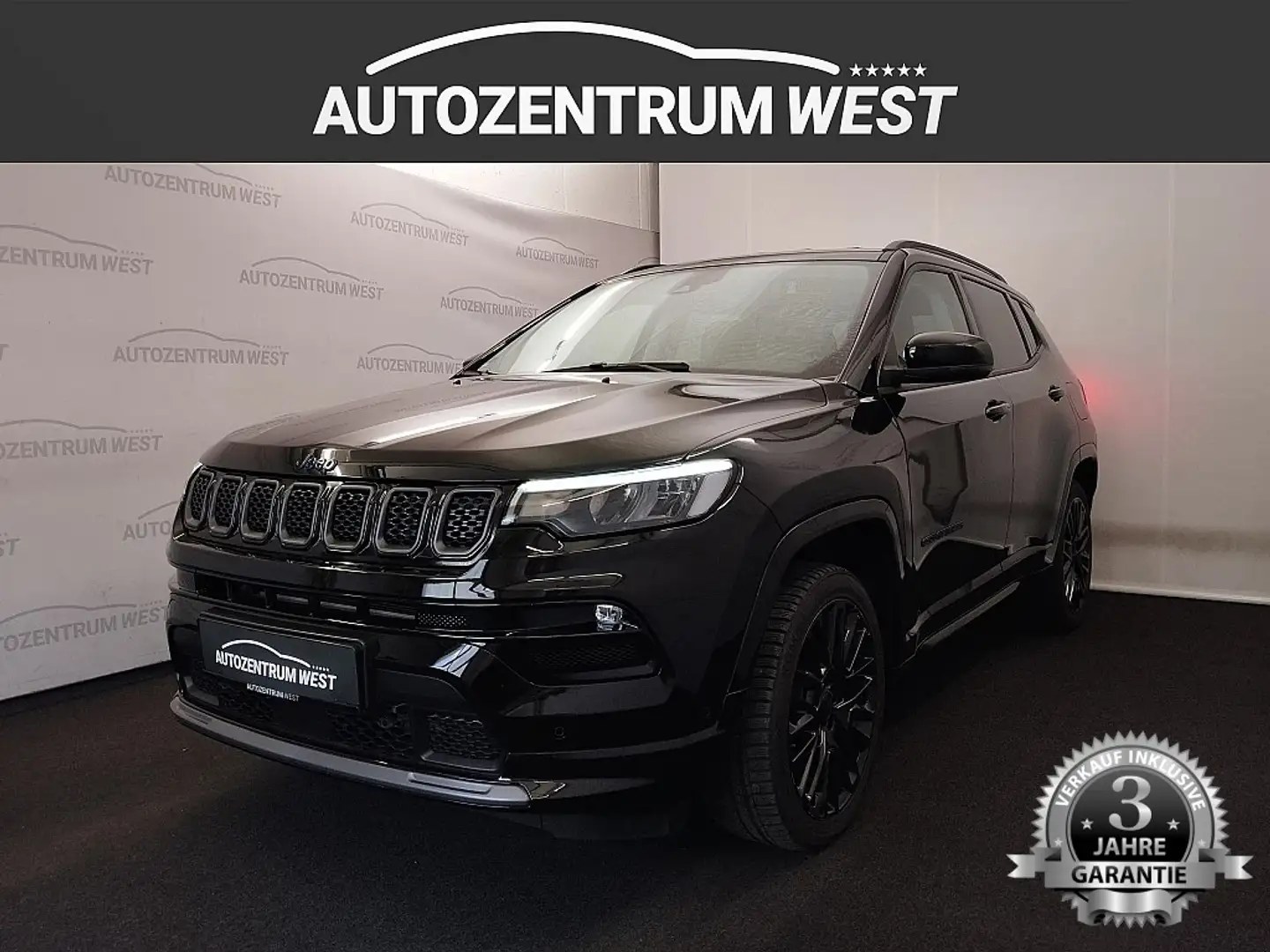 Jeep Compass 1.3 PHEV S AT 4xe Schwarz - 1