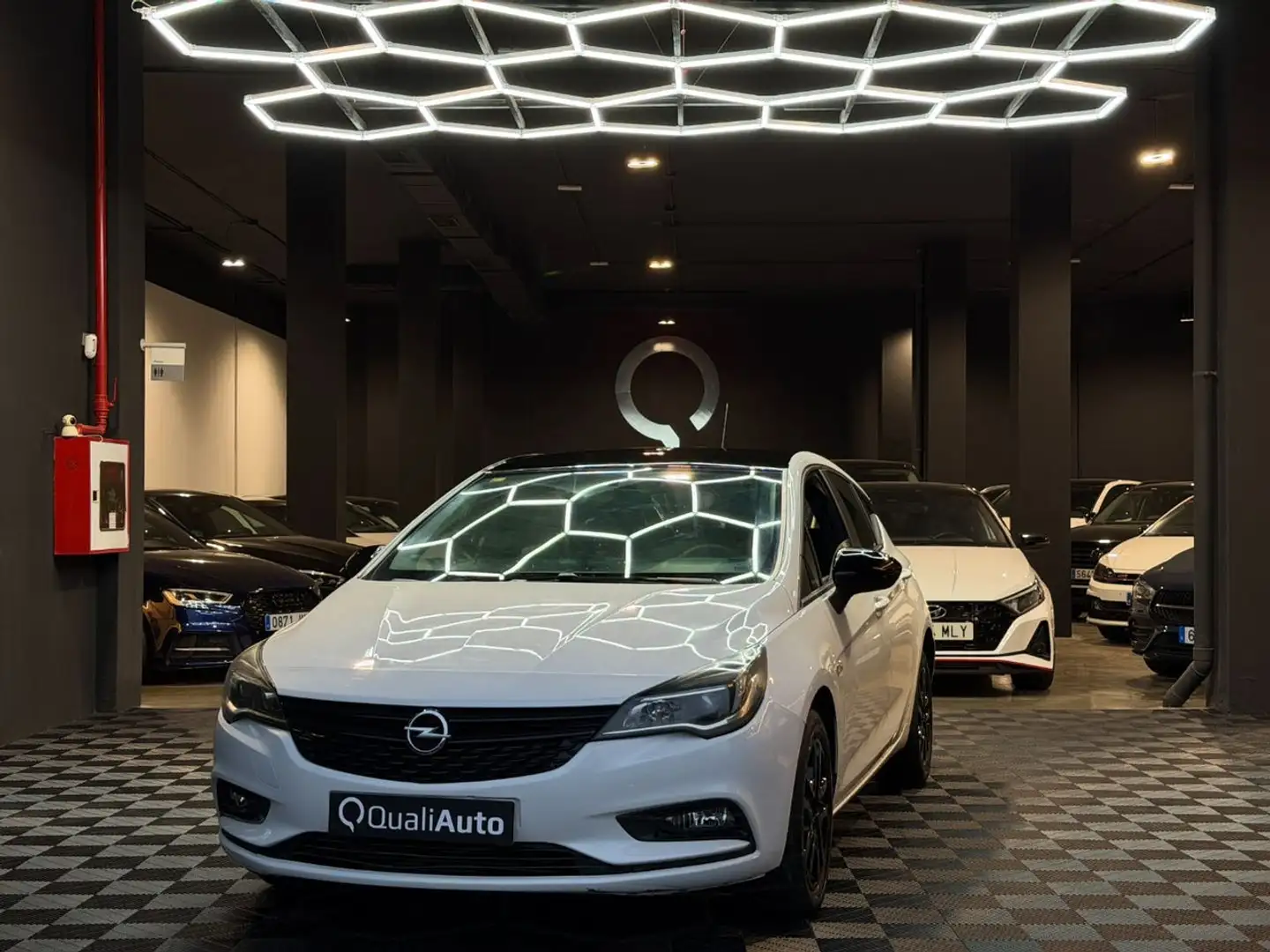 Opel Astra 1.6CDTi S/S 120 Aniversario 110 Blanco - 1
