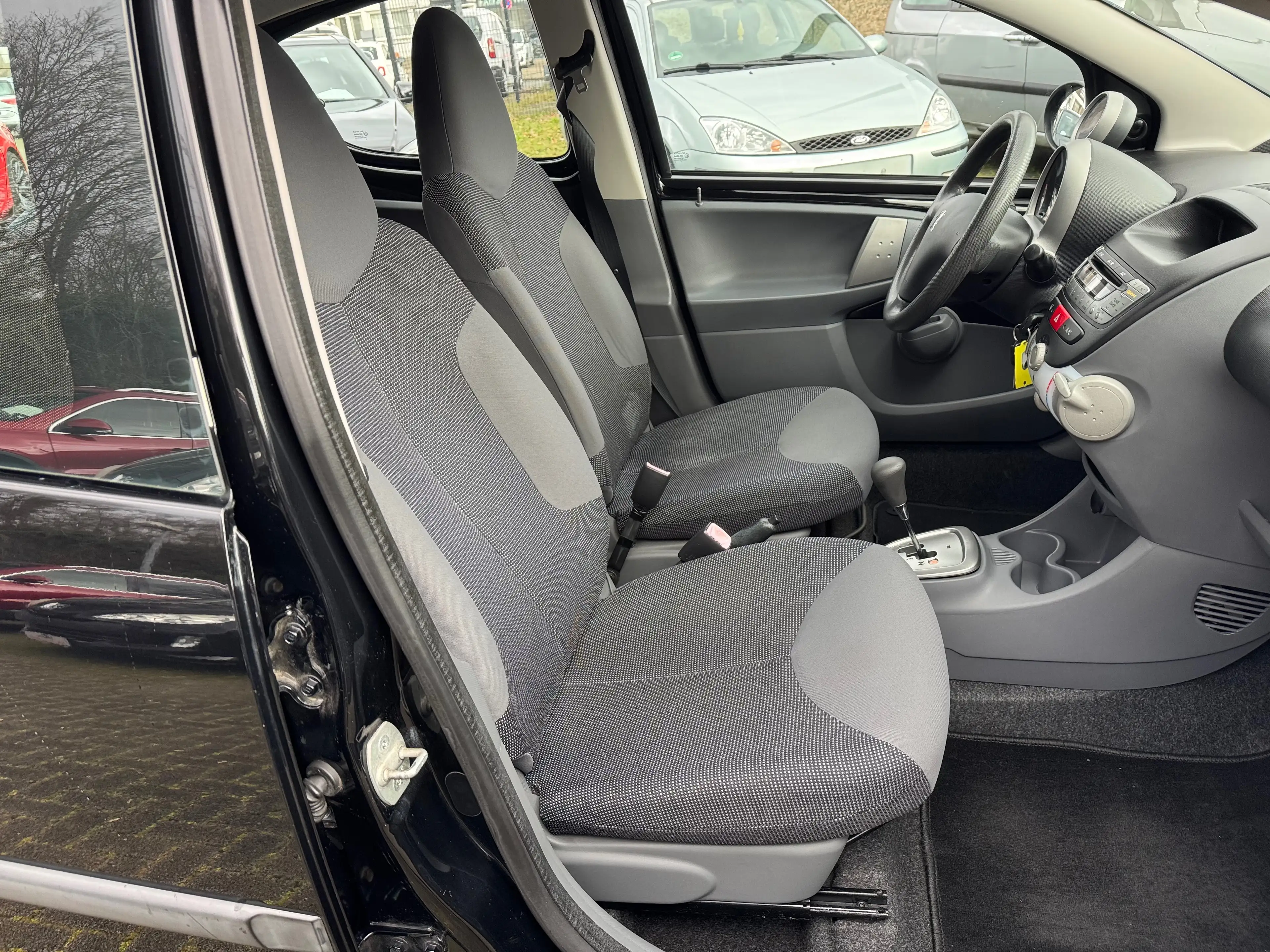 Peugeot 107 Filou,1. Hand, Lückenlos Scheckheft gepflegt — photo 7