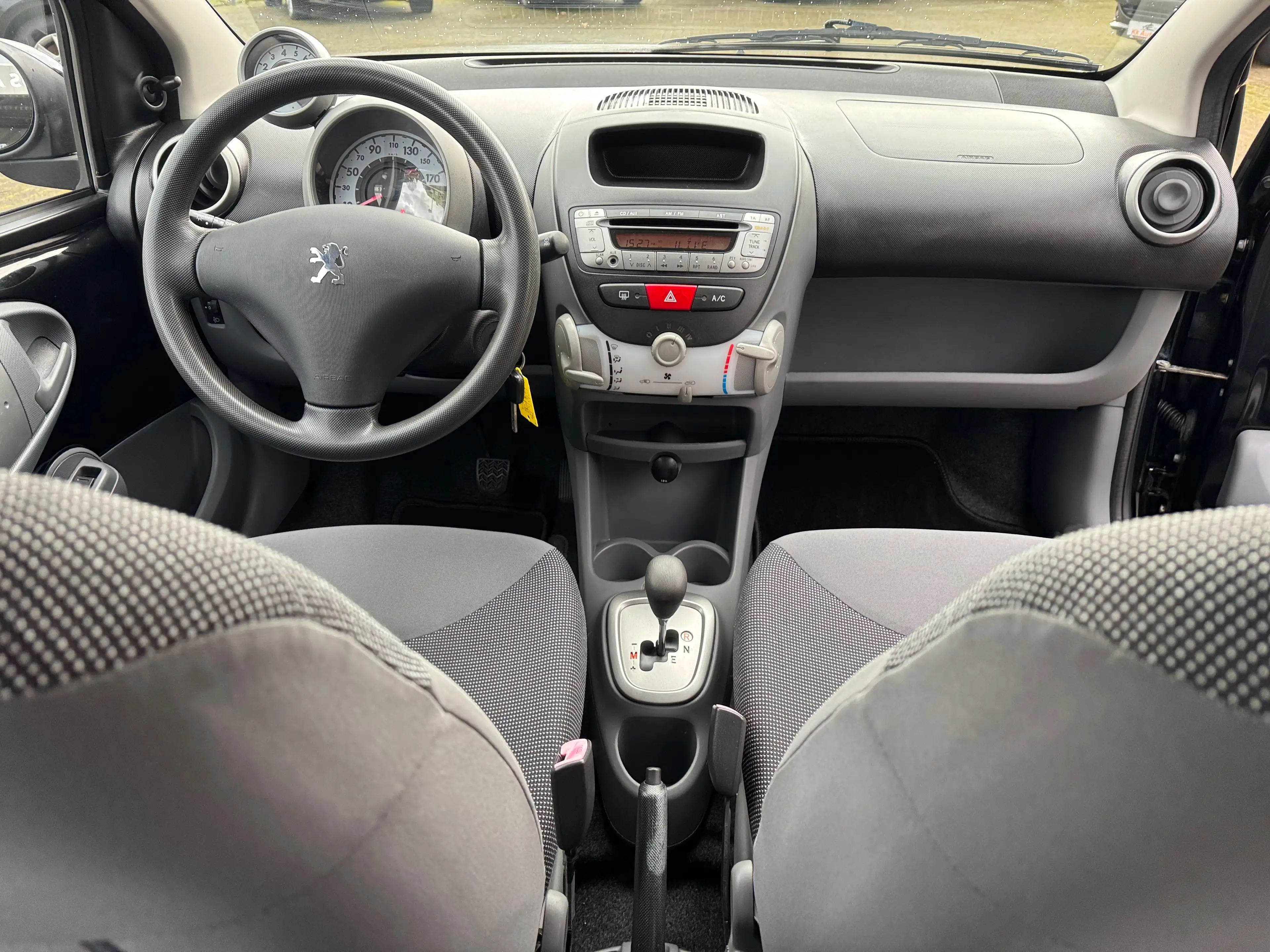 Peugeot 107 Filou,1. Hand, Lückenlos Scheckheft gepflegt — photo 4