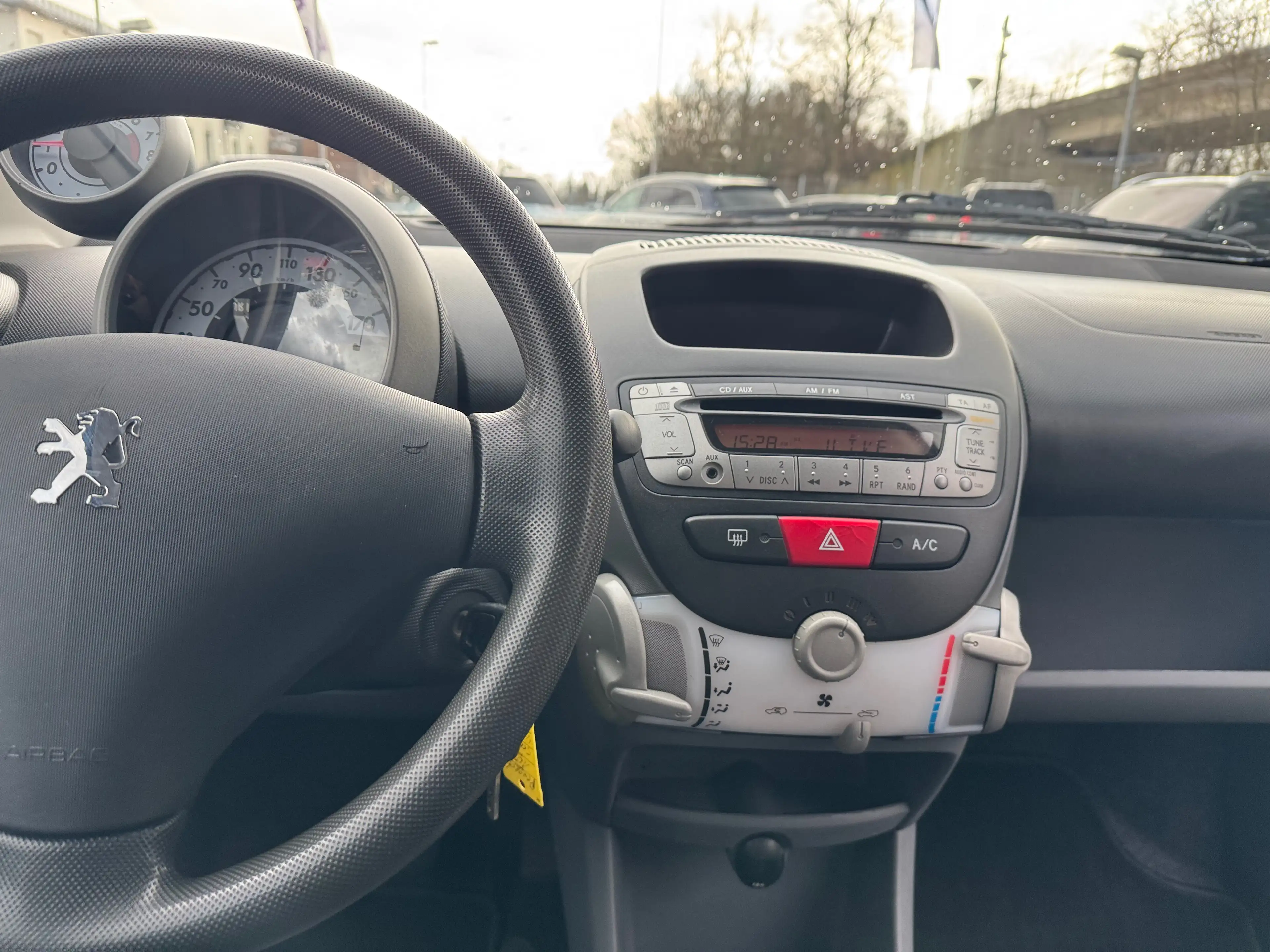 Peugeot 107 Filou,1. Hand, Lückenlos Scheckheft gepflegt — photo 5