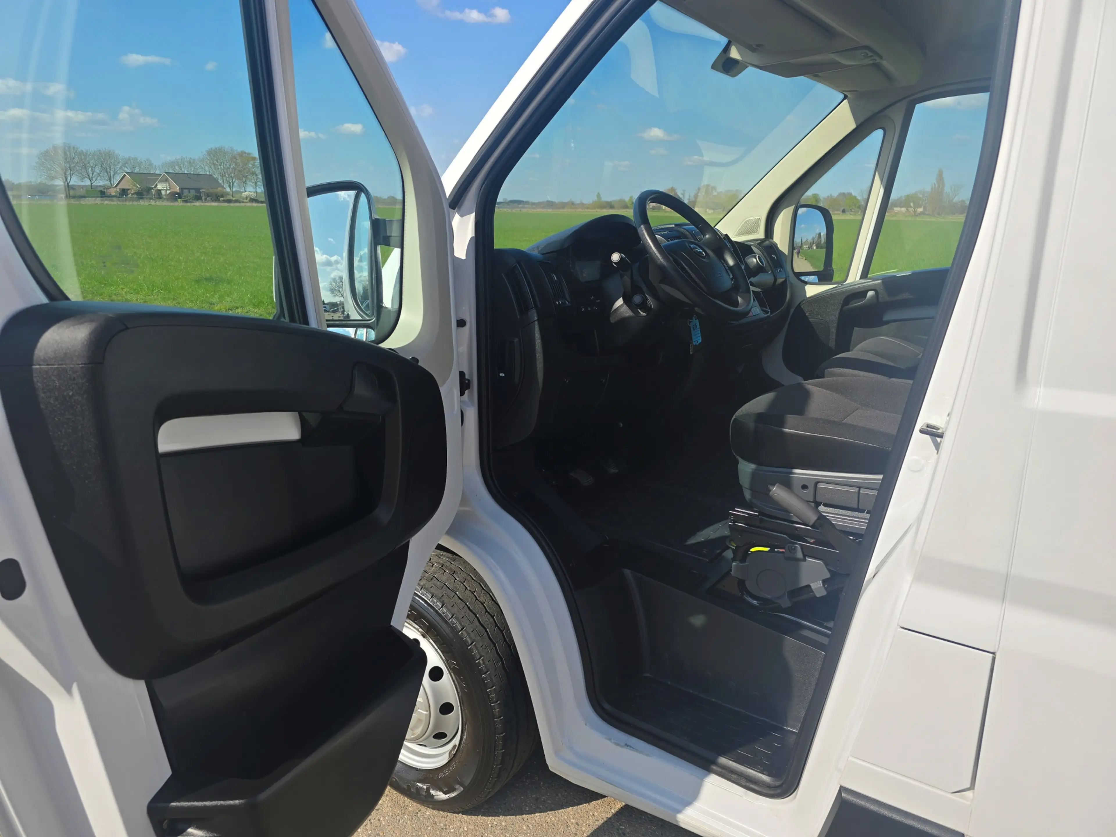 Opel Movano 2.2D 140 L2H2 3.5T - 140 Pk - Euro 6 - ParkeerCame — photo 16
