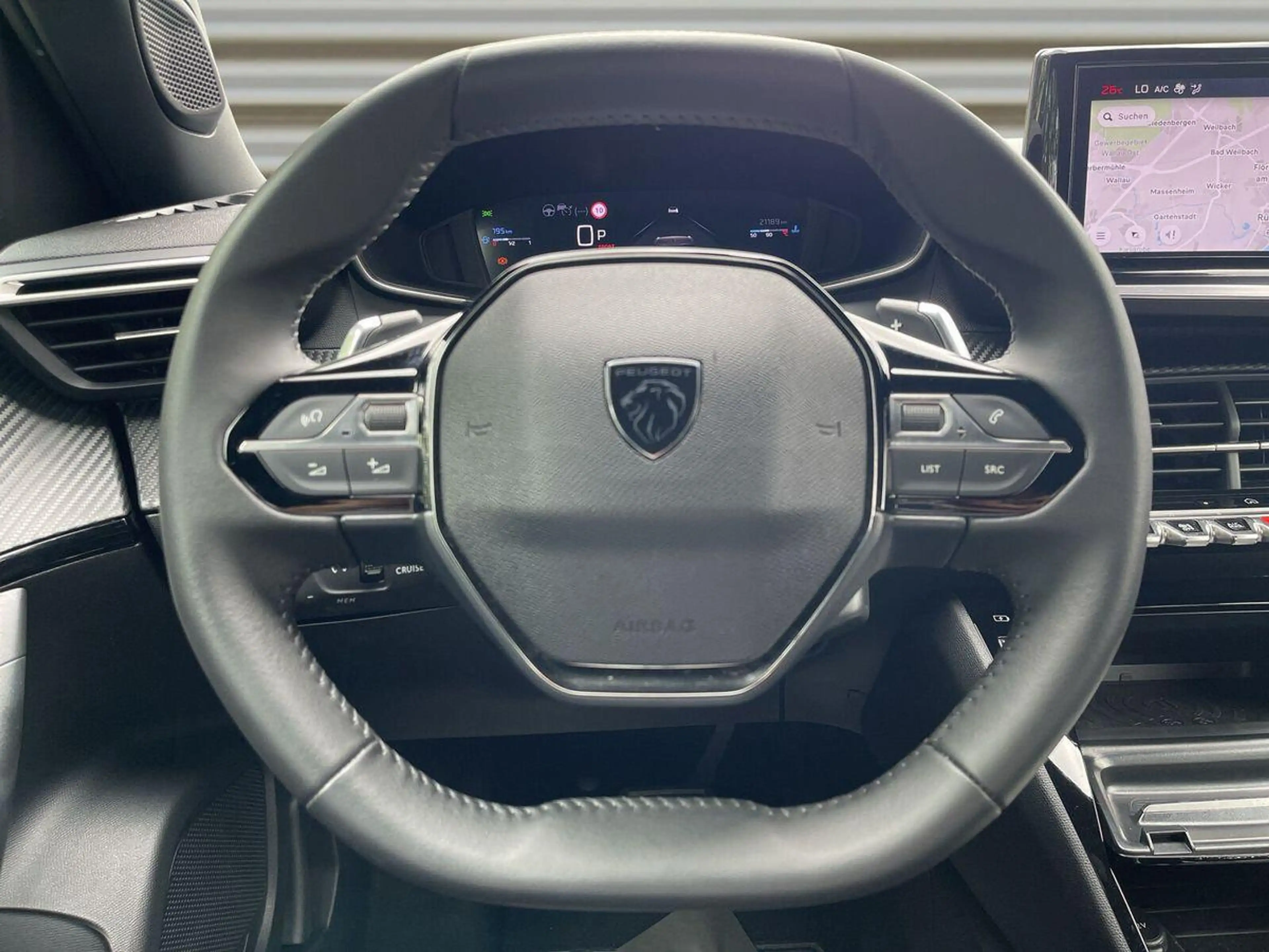 Peugeot 2008 1.2 PureTech Allure EAT8 Navi+R-Kam+LED+ACC+PDC+ — photo 15
