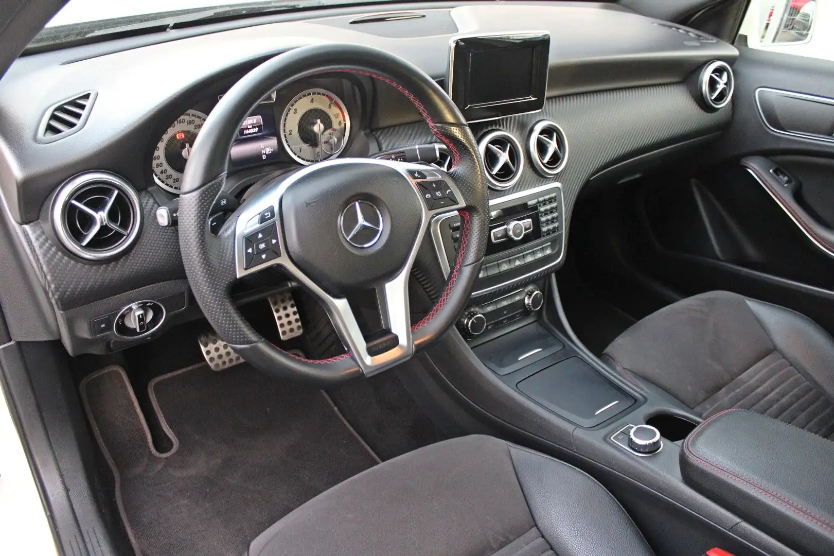 Mercedes-Benz A 180 A180 CDI AMG Paket Street Style Kamera Weiß - 2