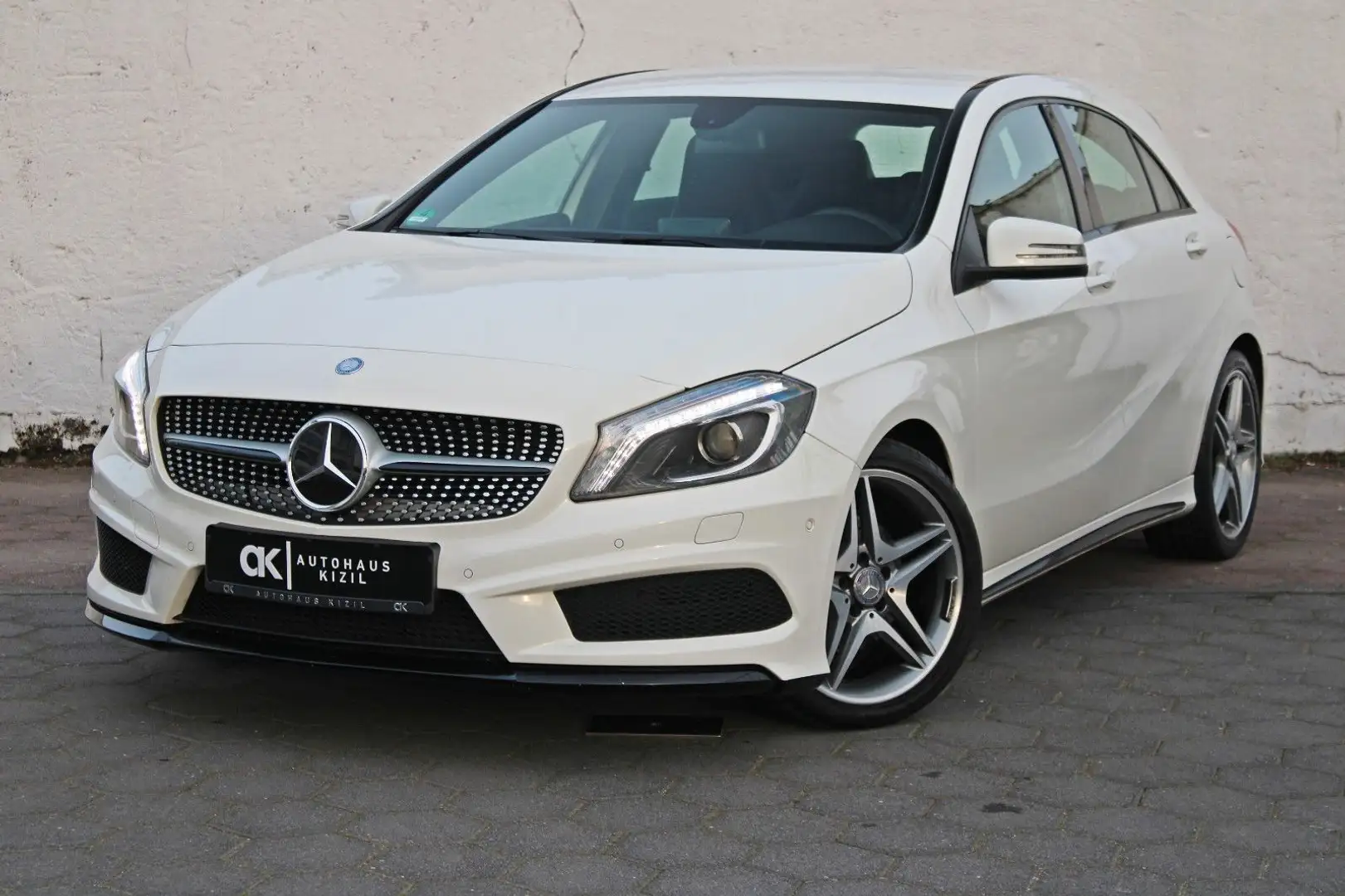 Mercedes-Benz A 180 A180 CDI AMG Paket Street Style Kamera Weiß - 1