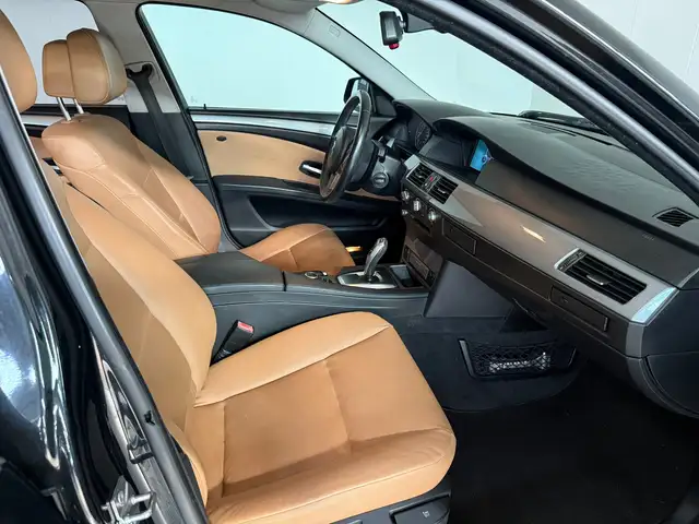 BMW 5 Series view 13