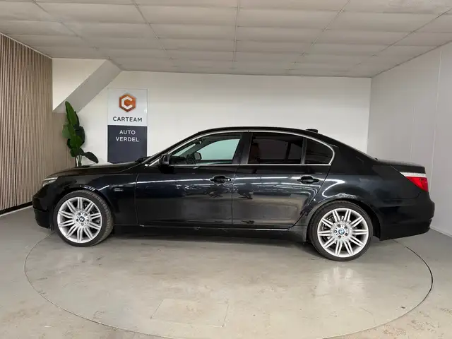 BMW 5 Series view 5