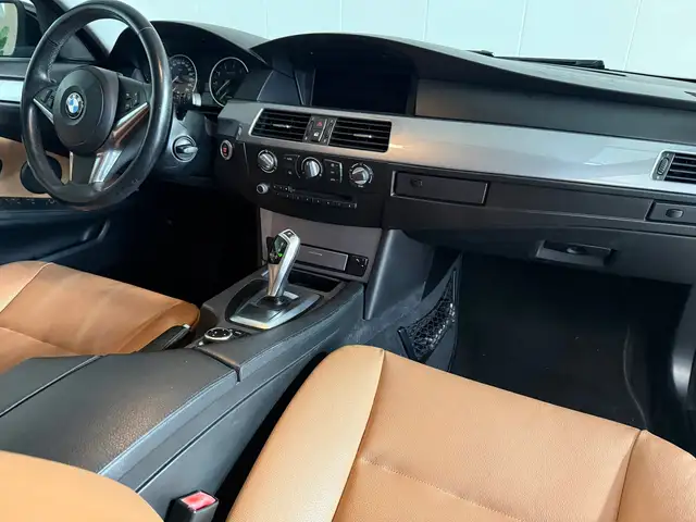 BMW 5 Series view 3