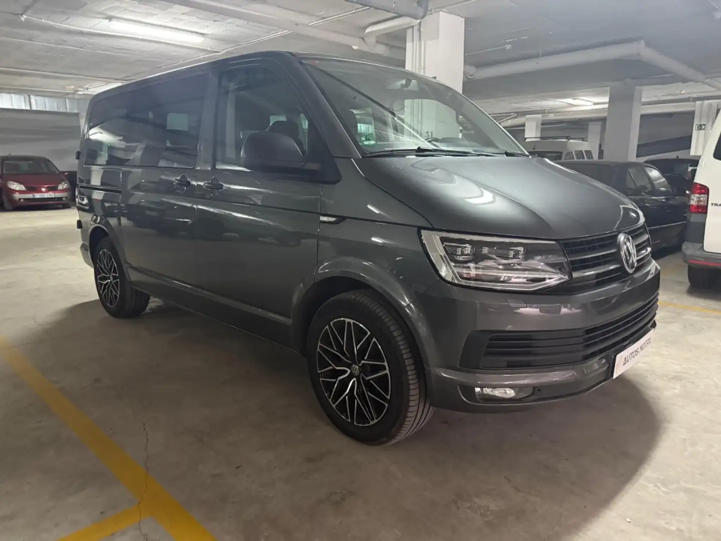 Volkswagen VOLKSWAGEN Multivan M1 Monovolumen  Automático de Brun - 2