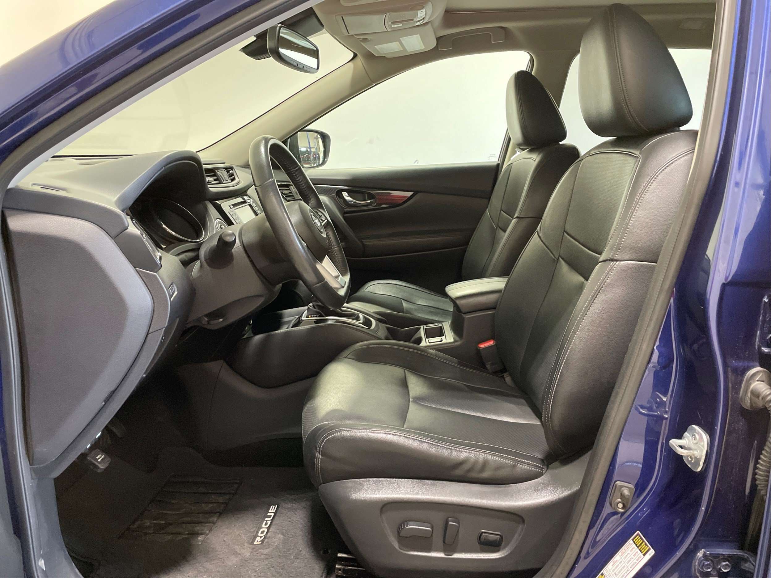 2017 Nissan Rogue SL AWD Semi-cuir Toit Pano GPS Sièges Chauffants C — снимка 1