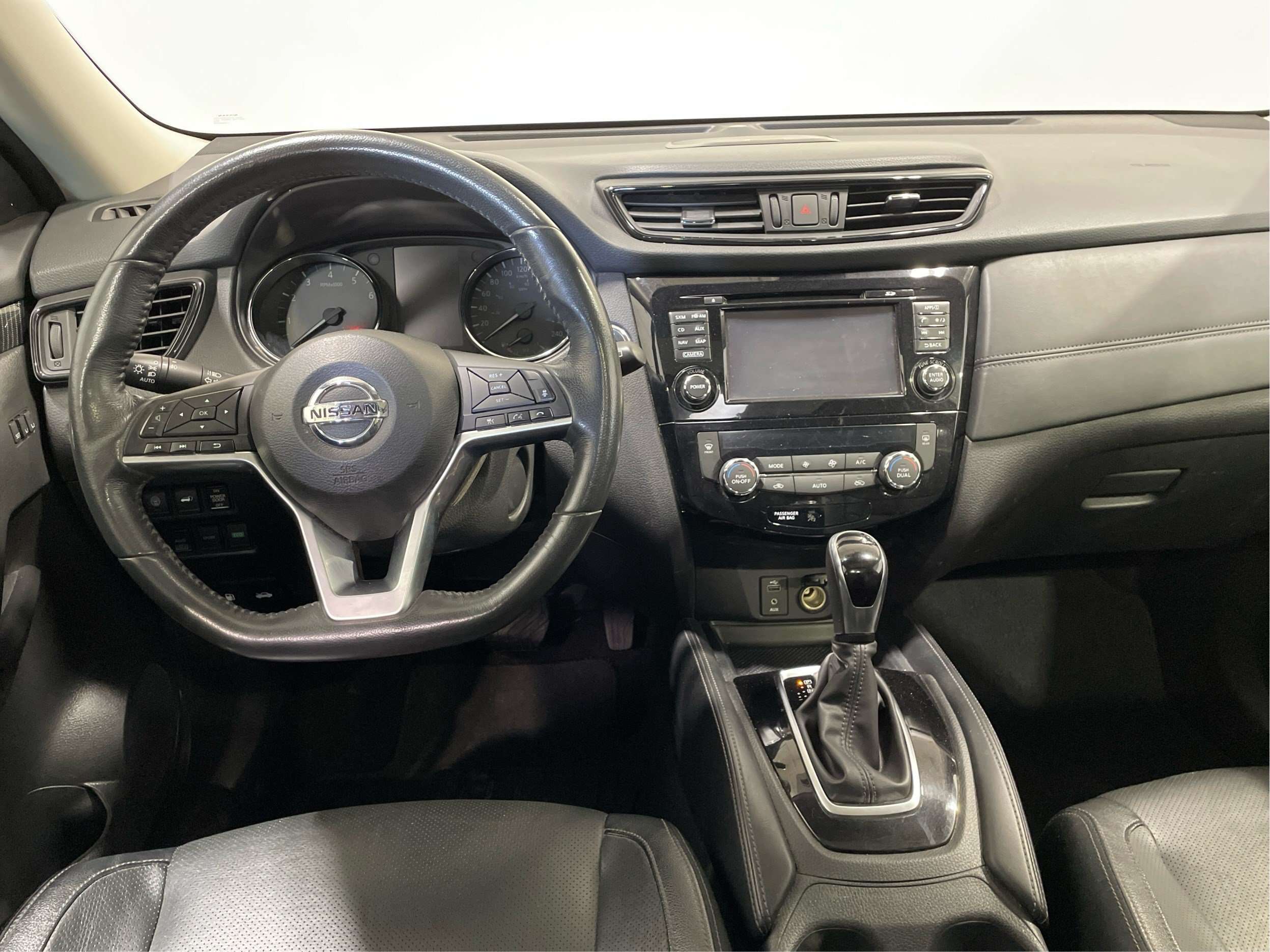 2017 Nissan Rogue SL AWD Semi-cuir Toit Pano GPS Sièges Chauffants C — снимка 1