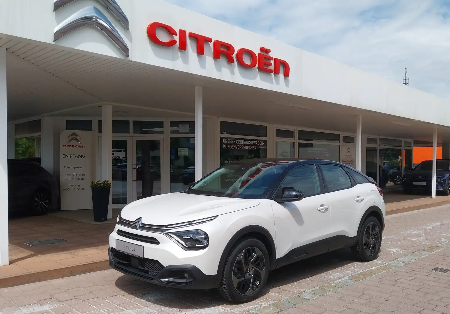 Citroen C4 PureTech 130 EAT8 * GANZJAHRESREIFEN, SHZ, NAVI* Weiß - 1