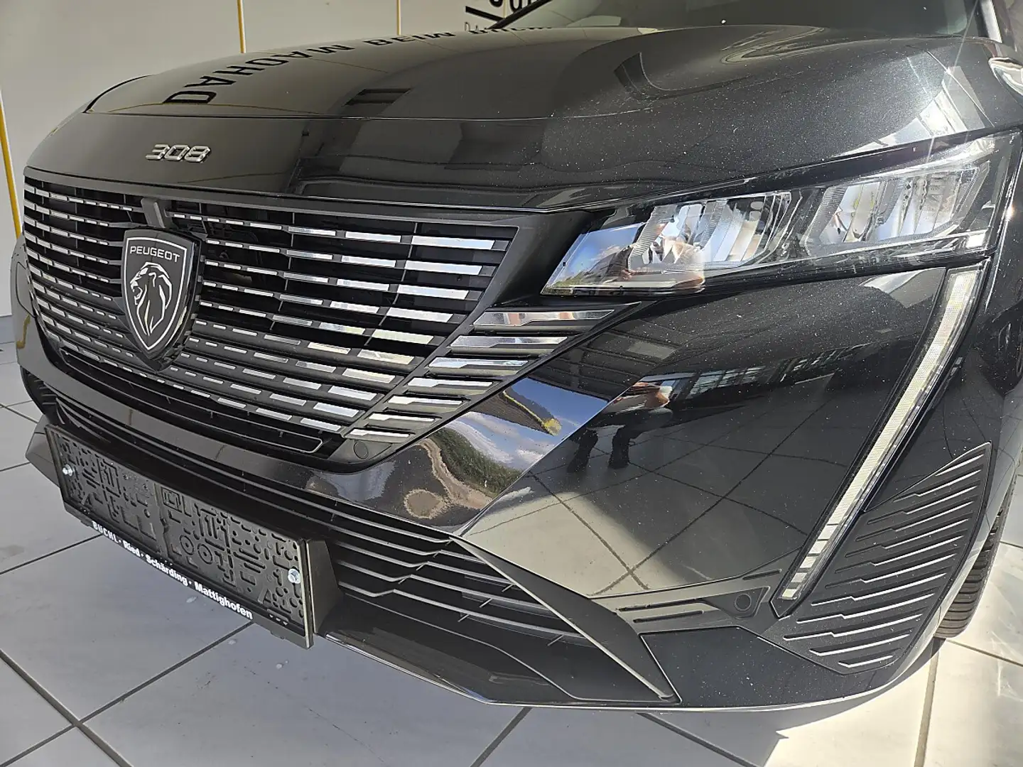Peugeot 308 SW PureTech 130 S&S EAT8 Allure Schwarz - 2