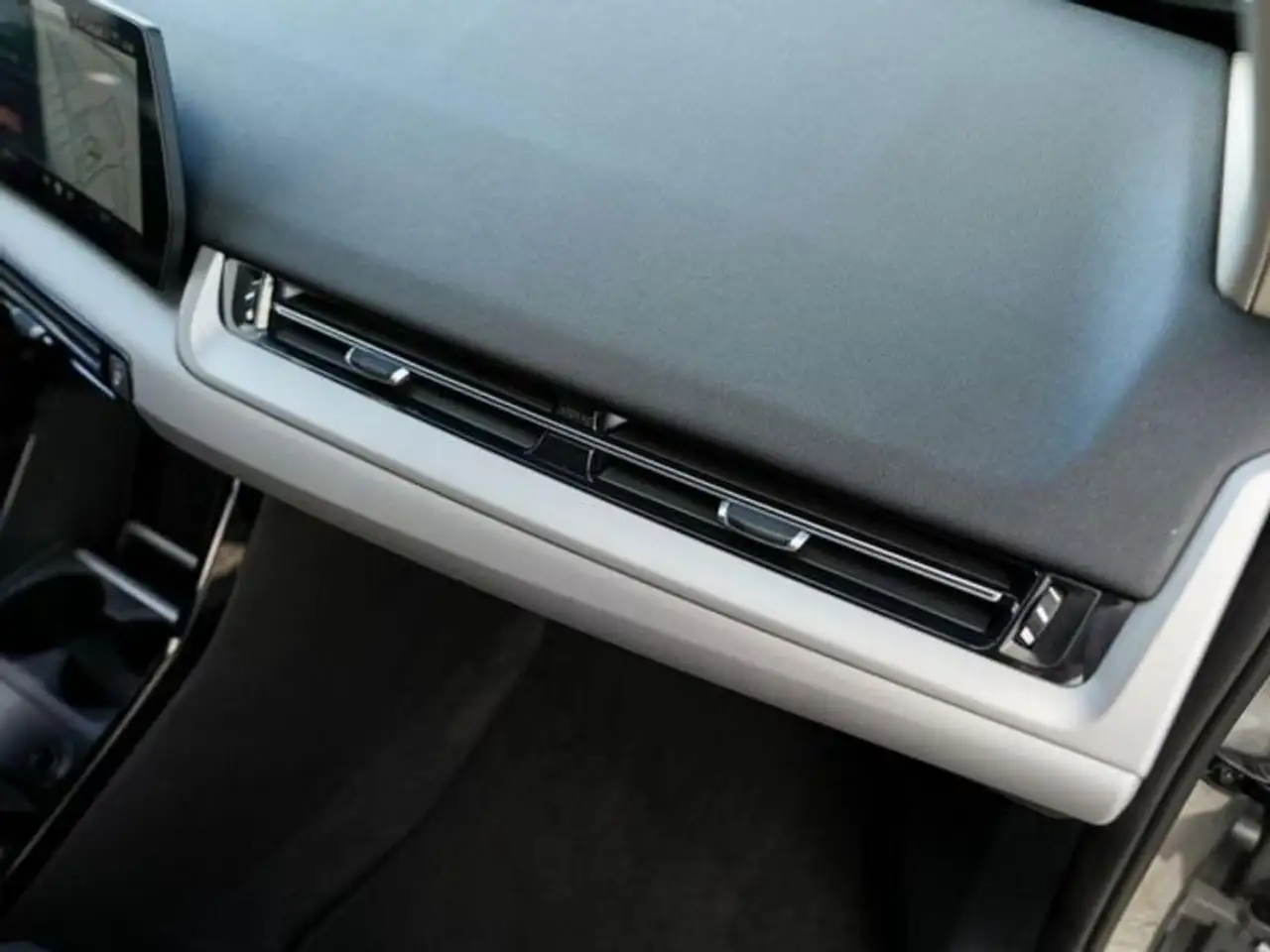 BMW X1 sDrive 20i TETTO APRIBILE 9