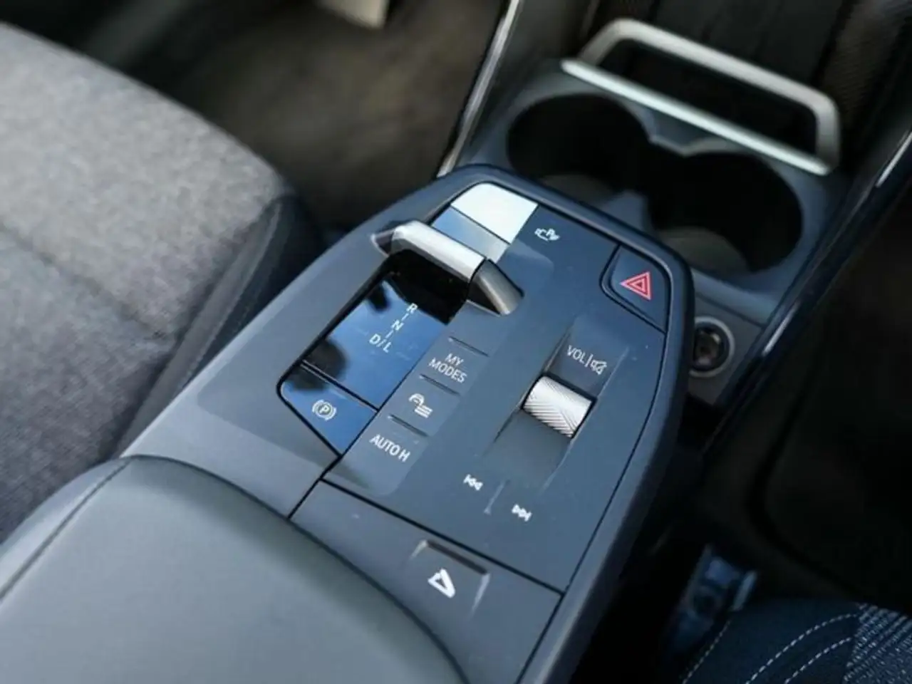 BMW X1 sDrive 20i TETTO APRIBILE 10