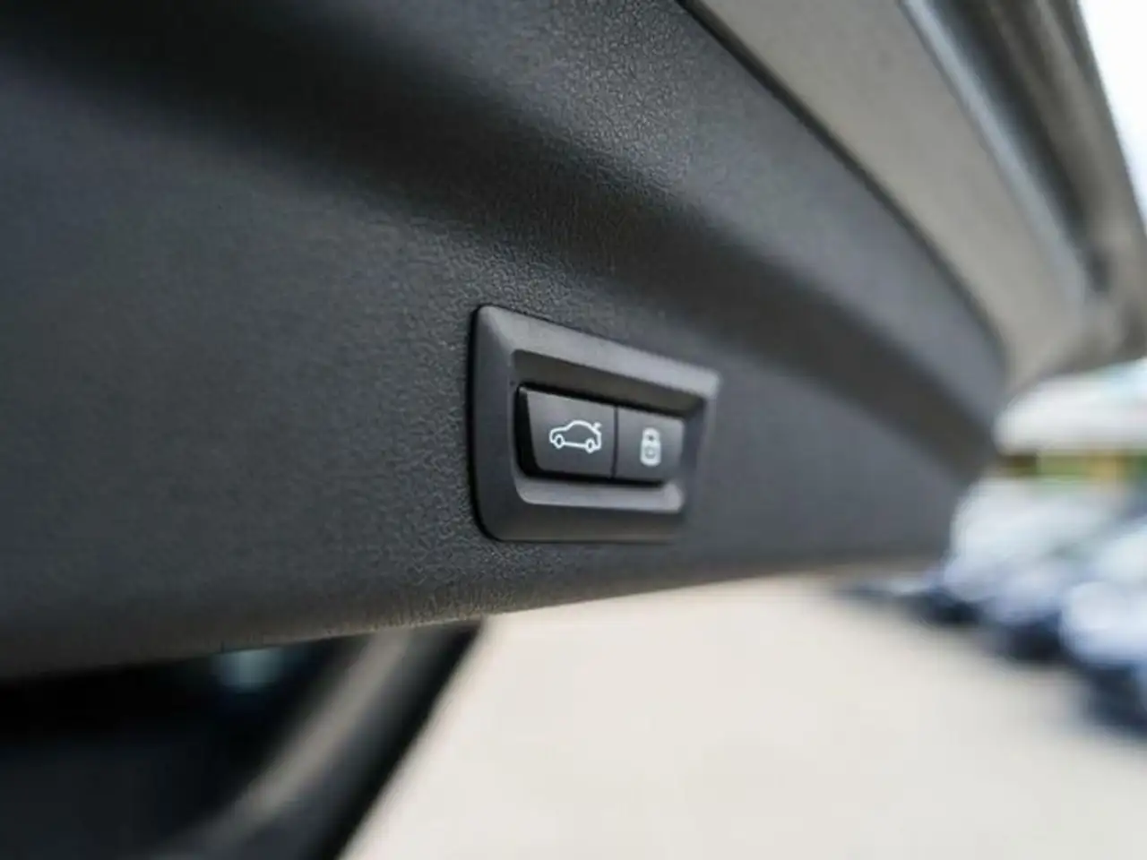 BMW X1 sDrive 20i TETTO APRIBILE 13