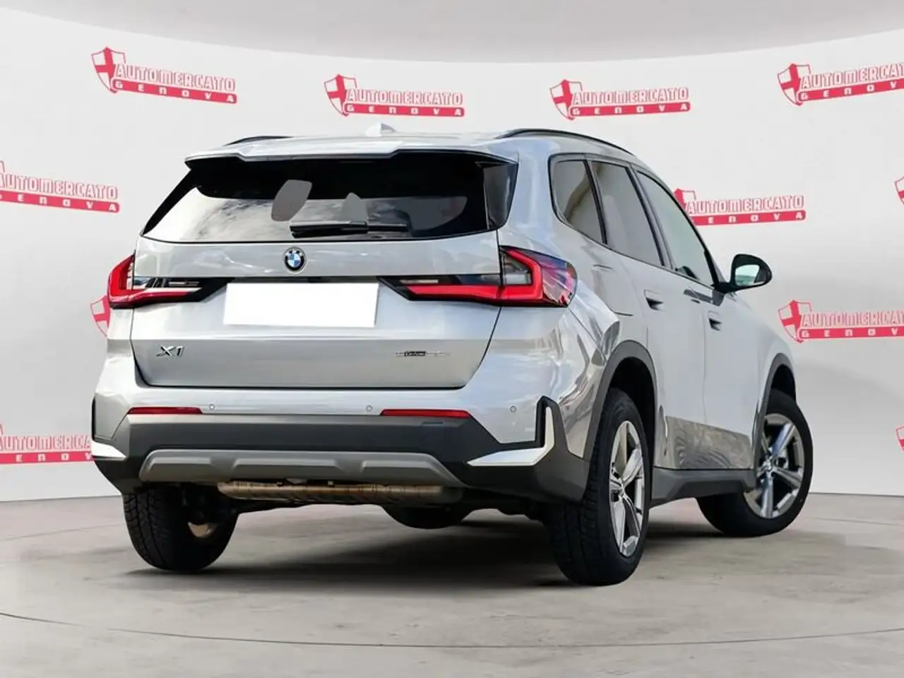 BMW X1 sDrive 20i TETTO APRIBILE 3