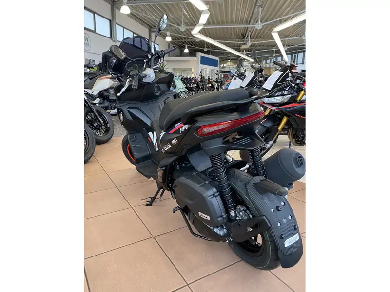 Aprilia SR 125 - foto 3