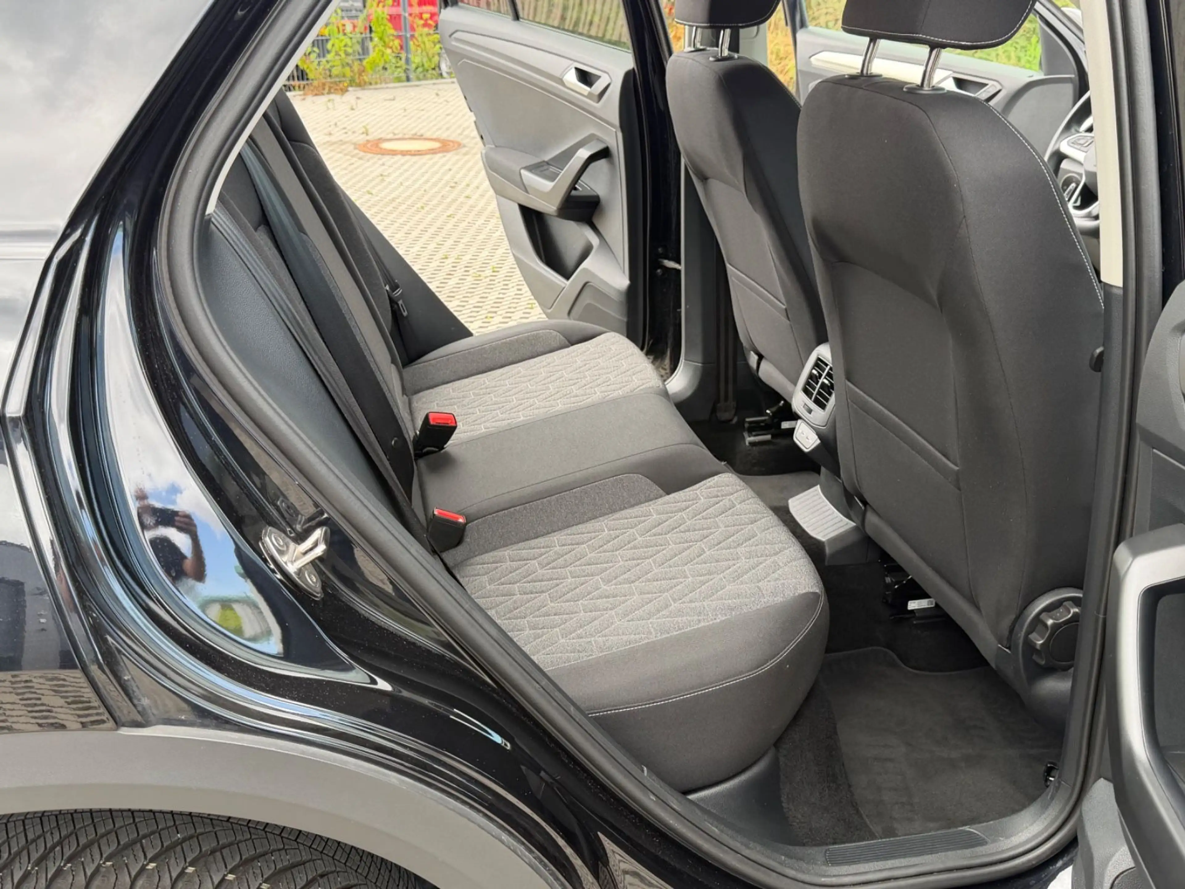 Volkswagen T-Roc Move — photo 6