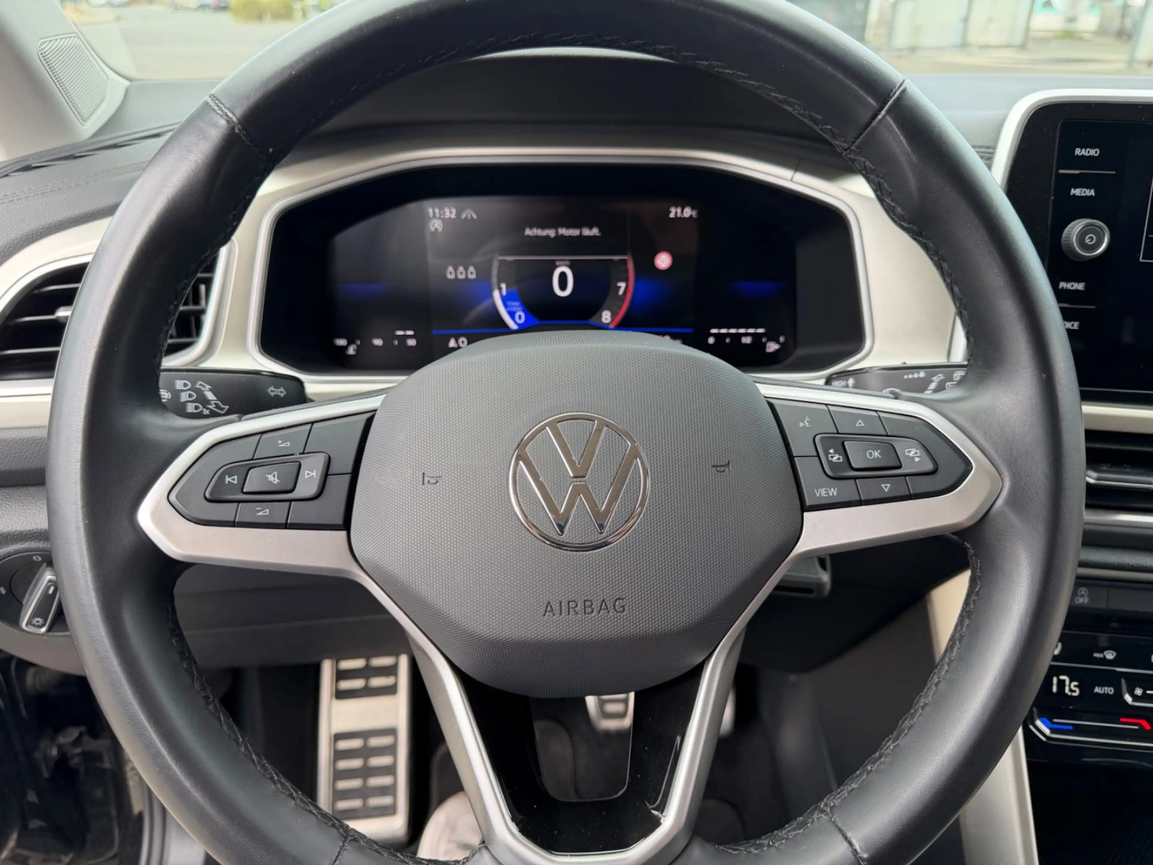 Volkswagen T-Roc Move — photo 10
