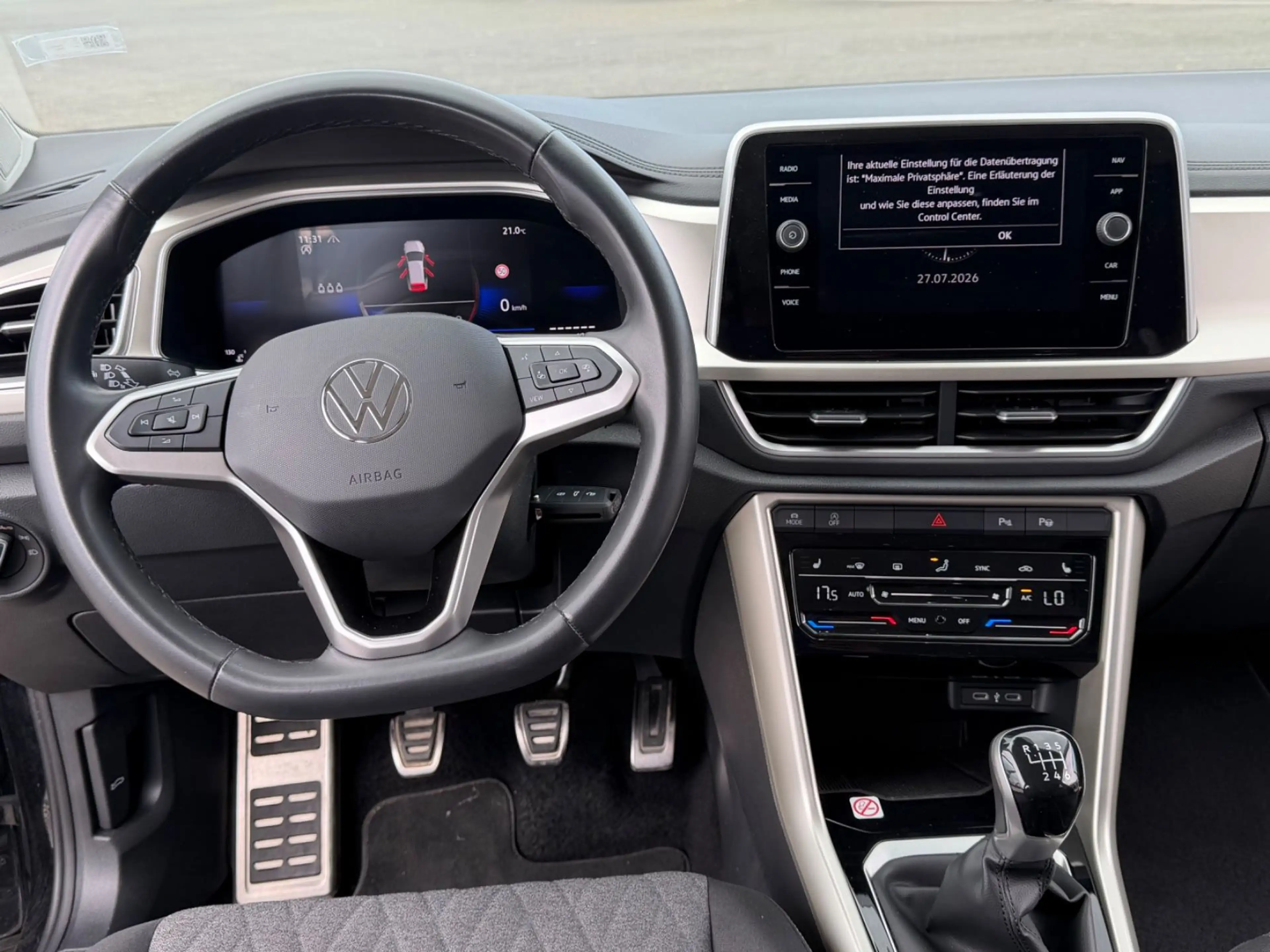 Volkswagen T-Roc Move — photo 9