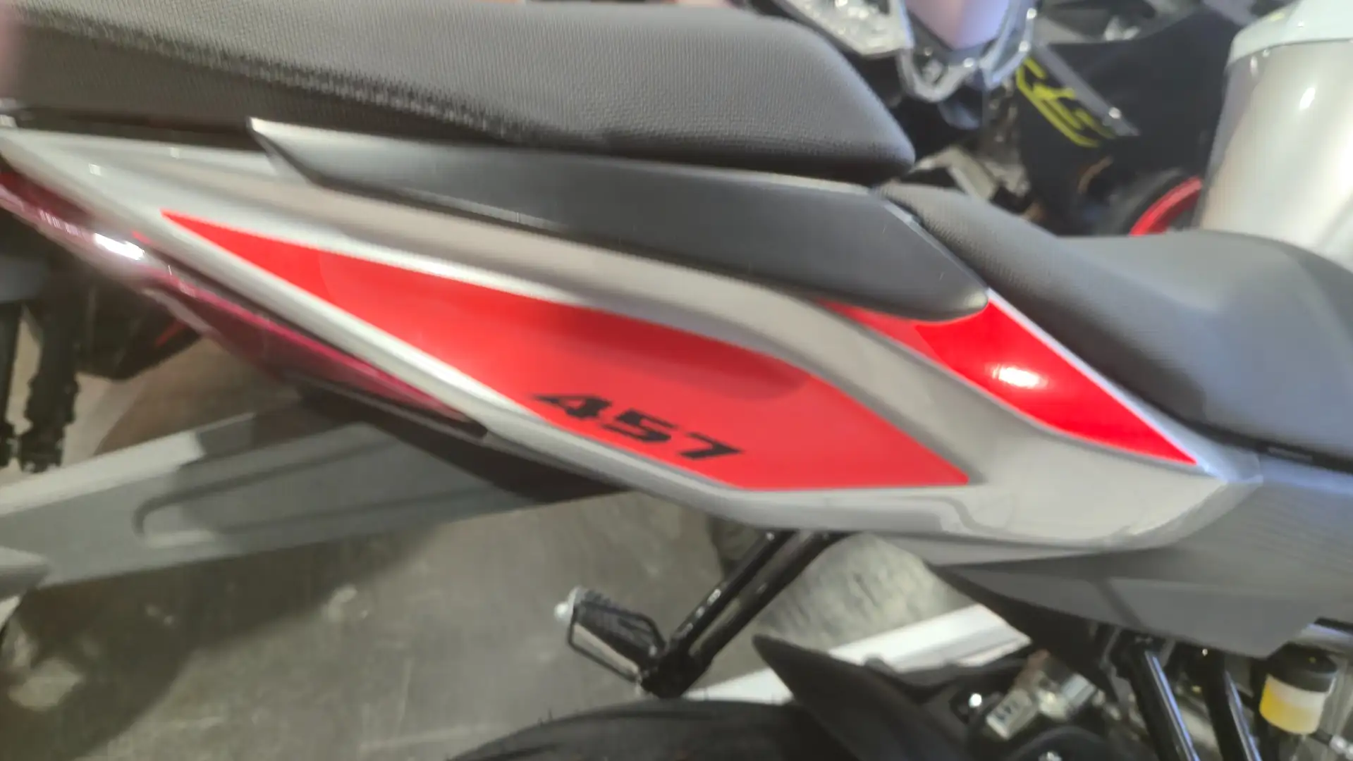 Aprilia Tuono TUONO 457 ABS EURO 5 + Rosso - 2