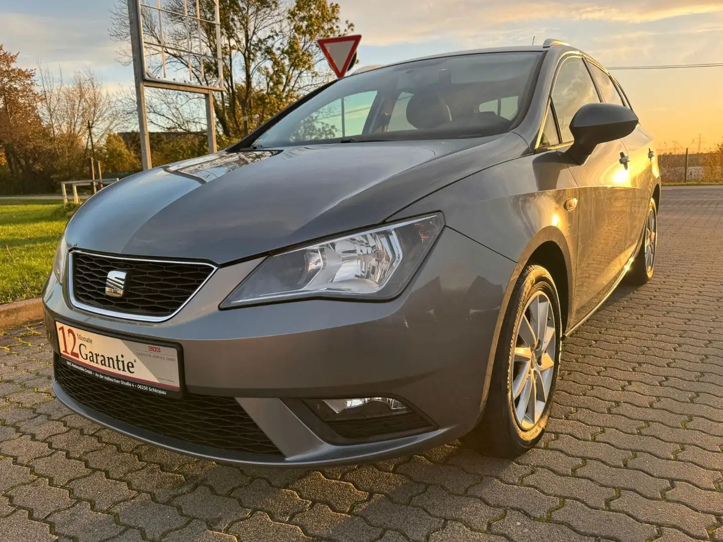 SEAT Ibiza ST Style Grau - 1