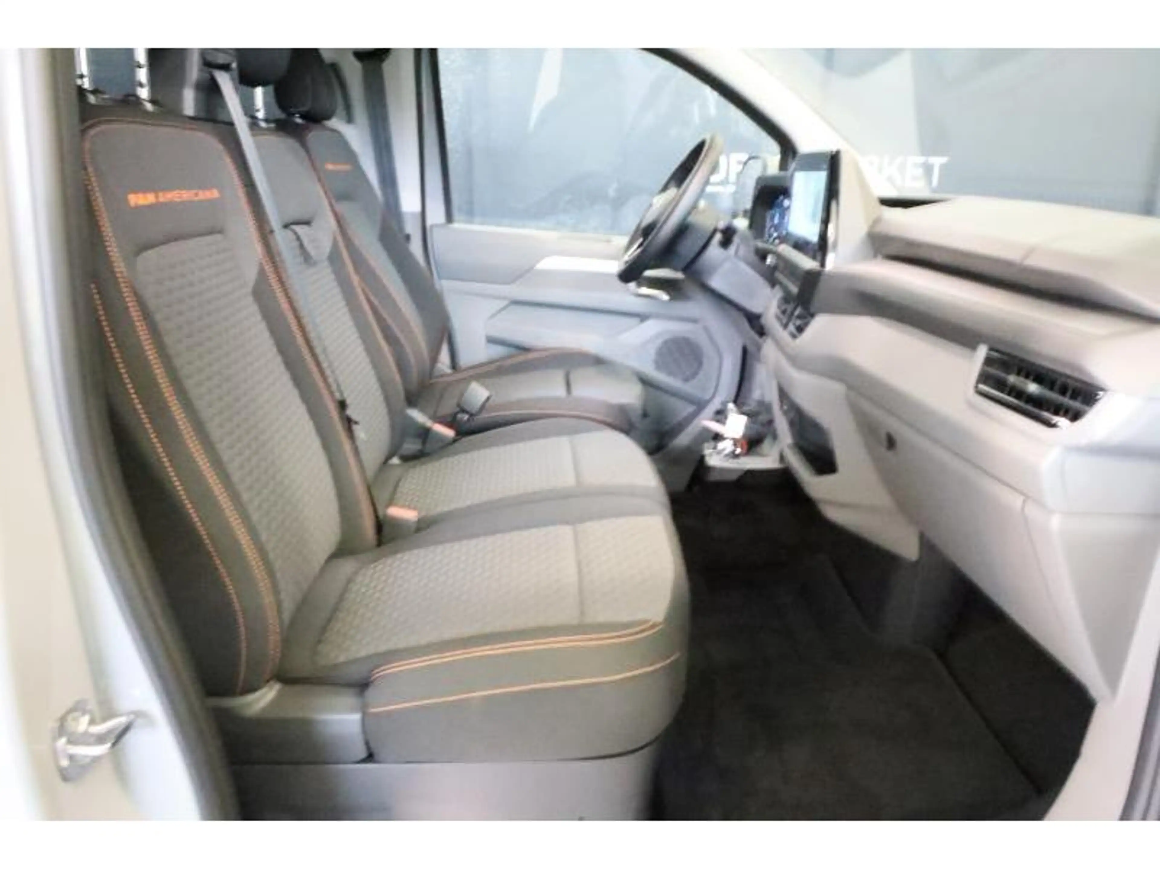 Volkswagen T7 Caravelle Life AHK PanAmerica — photo 7