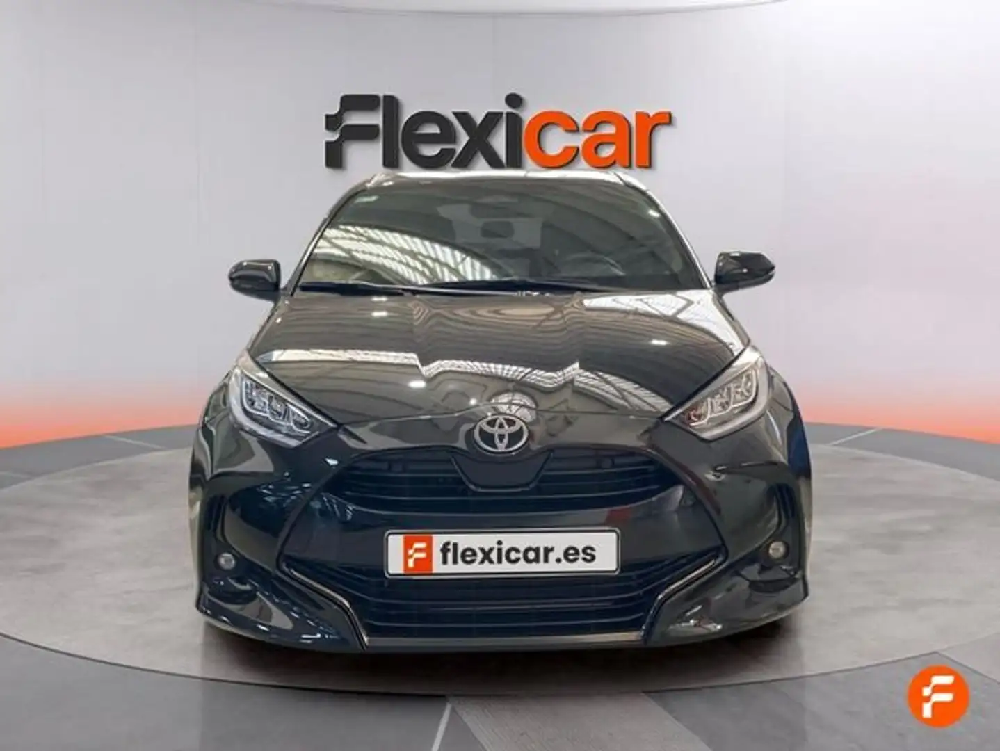 Toyota Yaris 120H 1.5 Style Negro - 2