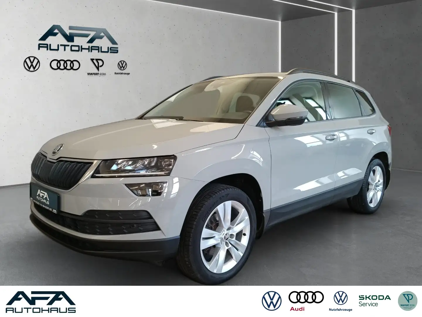 Skoda Karoq 2.0 TDI Style 4x4 DSG AHK*Navi*LED*ACC Grijs - 1