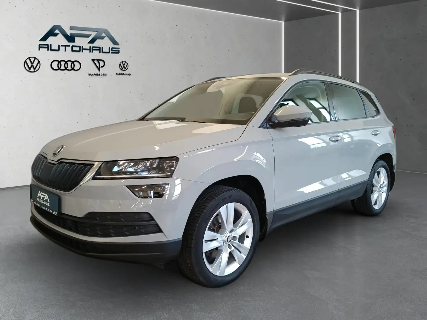 Skoda Karoq 2.0 TDI Style 4x4 DSG AHK*Navi*LED*ACC Grijs - 2
