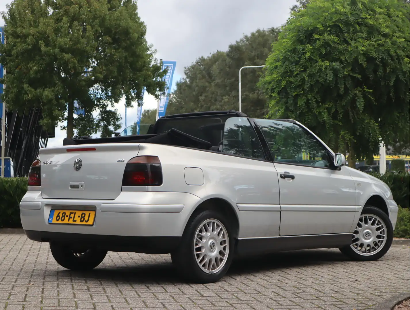 Volkswagen Golf Cabriolet 2.0 Highline / Airco / Nieuwe Kap Gris - 2
