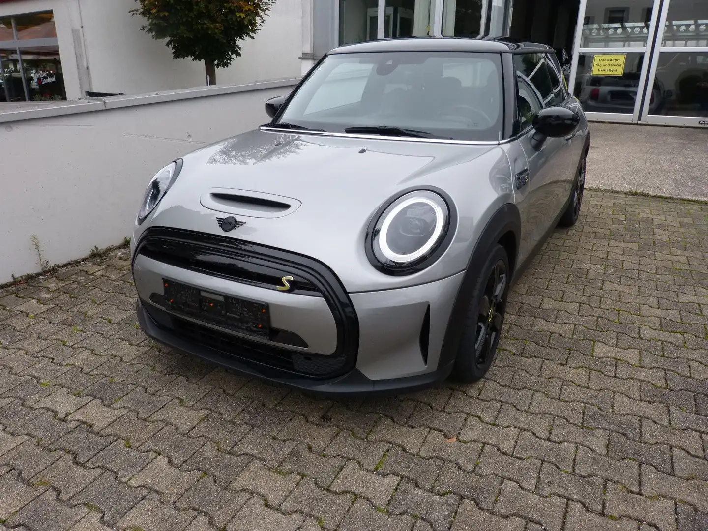 MINI Cooper SE Mini 3-trg. NAVI LED PDC KAMERA SHZ Silber - 1