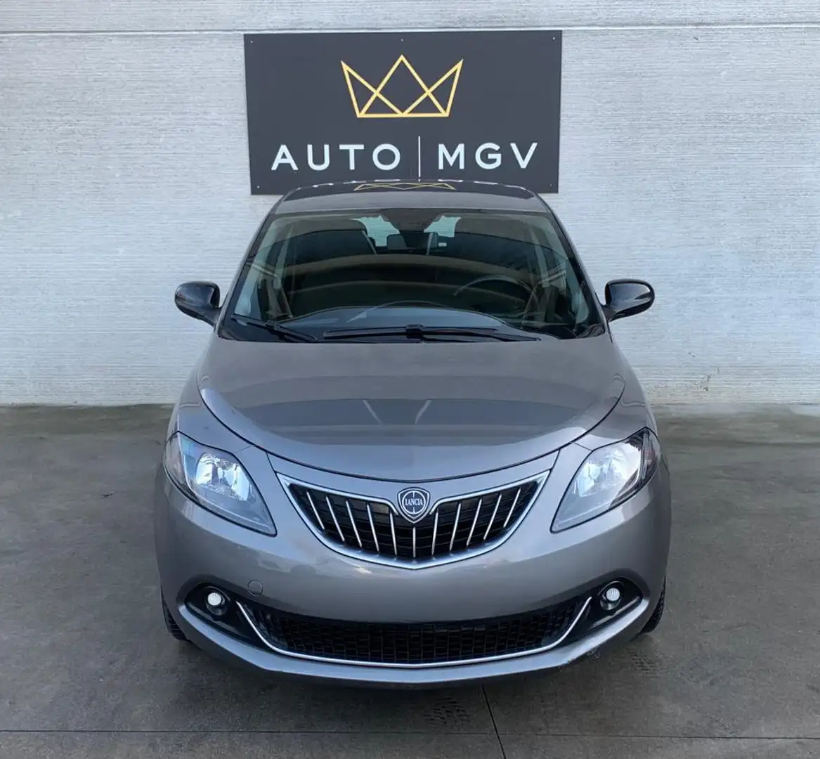 Lancia Ypsilon Ypsilon III 1.0 firefly hybrid Gold s&s 70cv*PROMO Grau - 2
