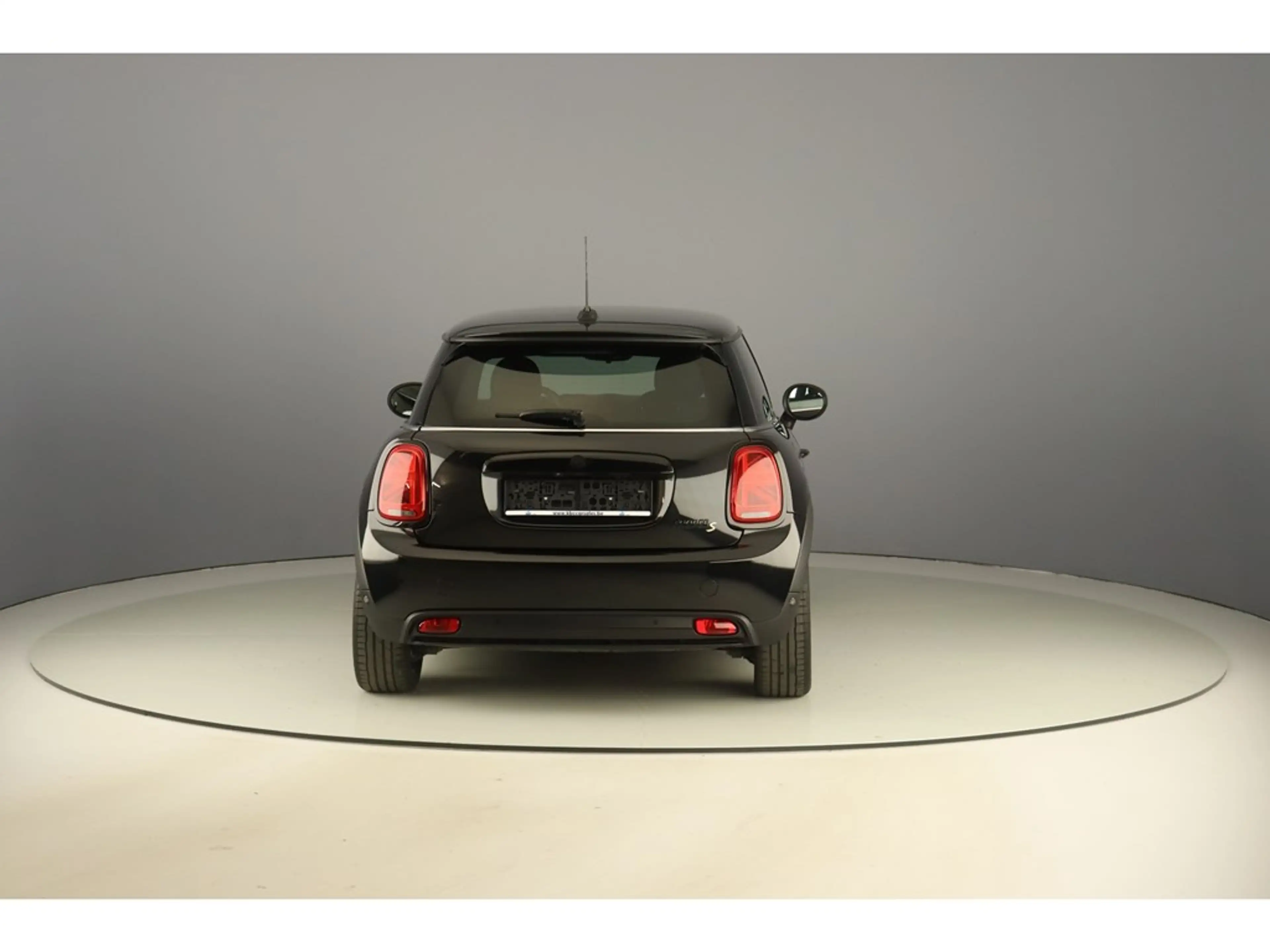 MINI Cooper SE 184pk Classic Trim Pack Drive Assist — photo 4