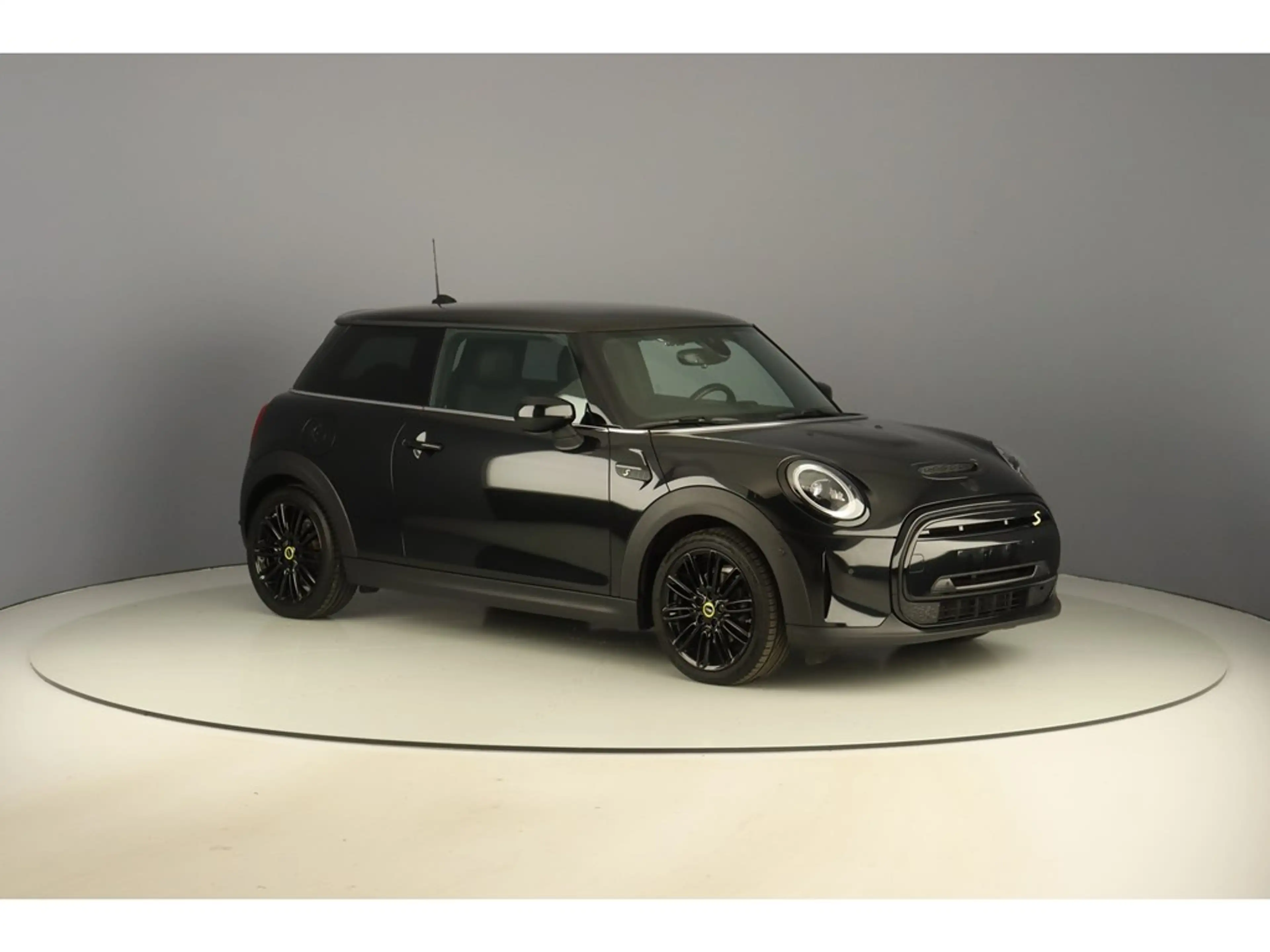 MINI Cooper SE 184pk Classic Trim Pack Drive Assist — photo 7