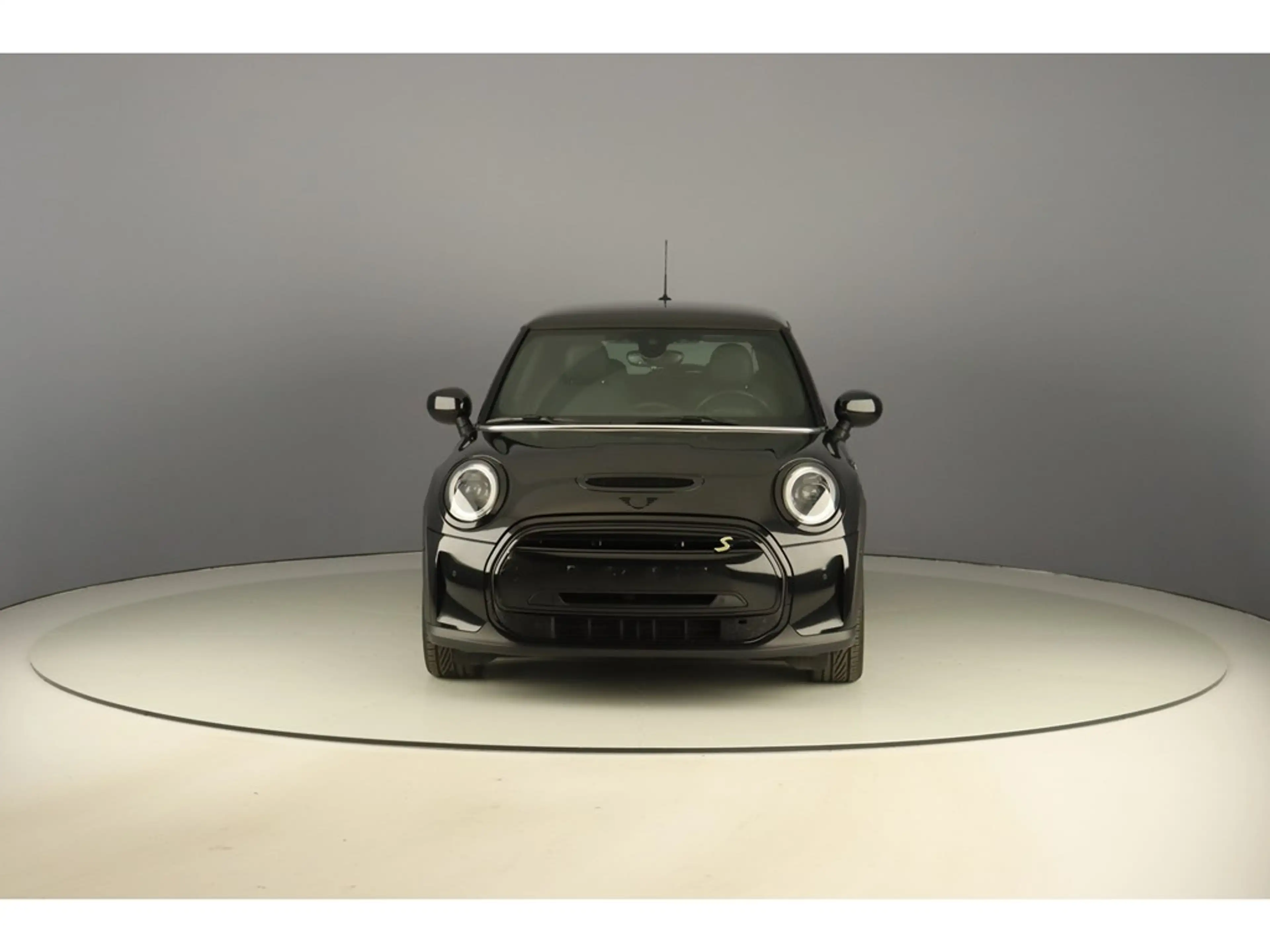 MINI Cooper SE 184pk Classic Trim Pack Drive Assist — photo 8
