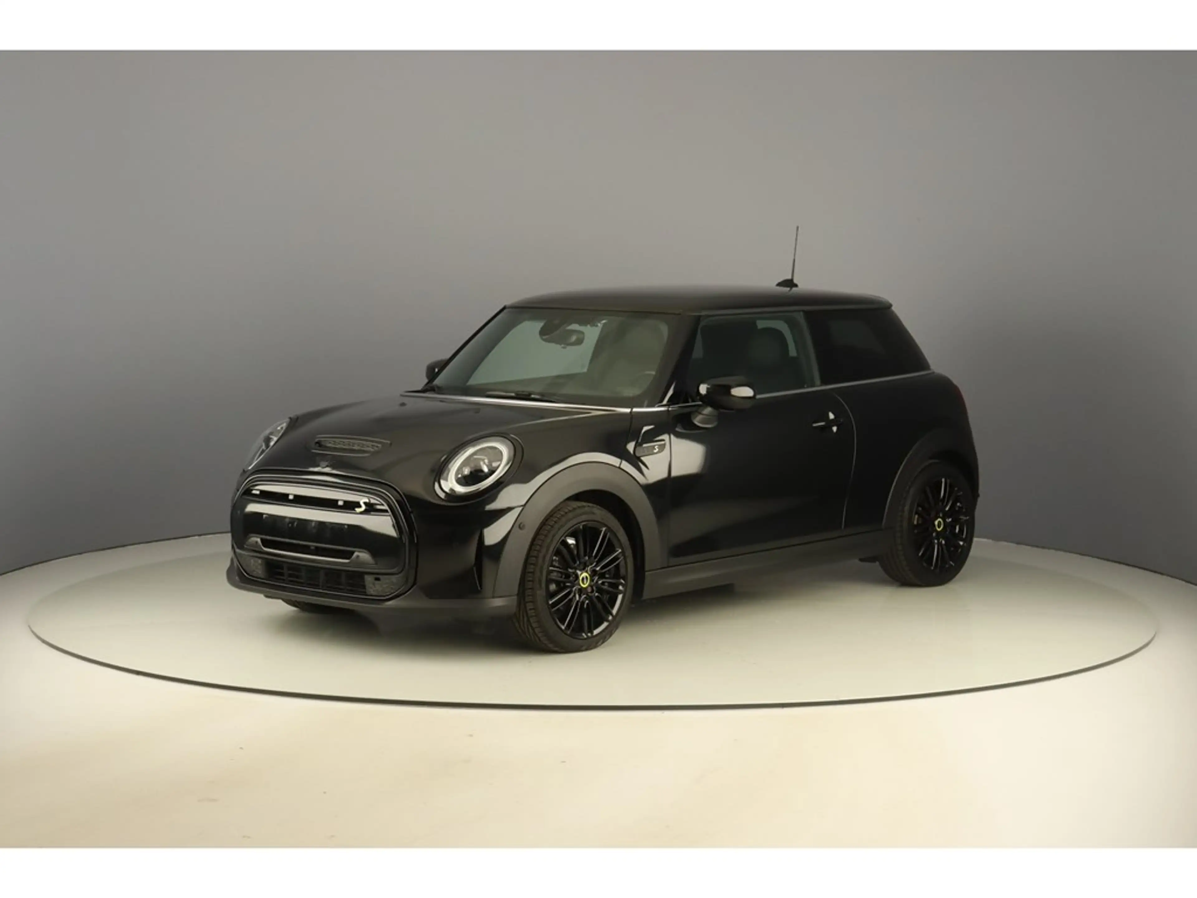 MINI Cooper SE 184pk Classic Trim Pack Drive Assist