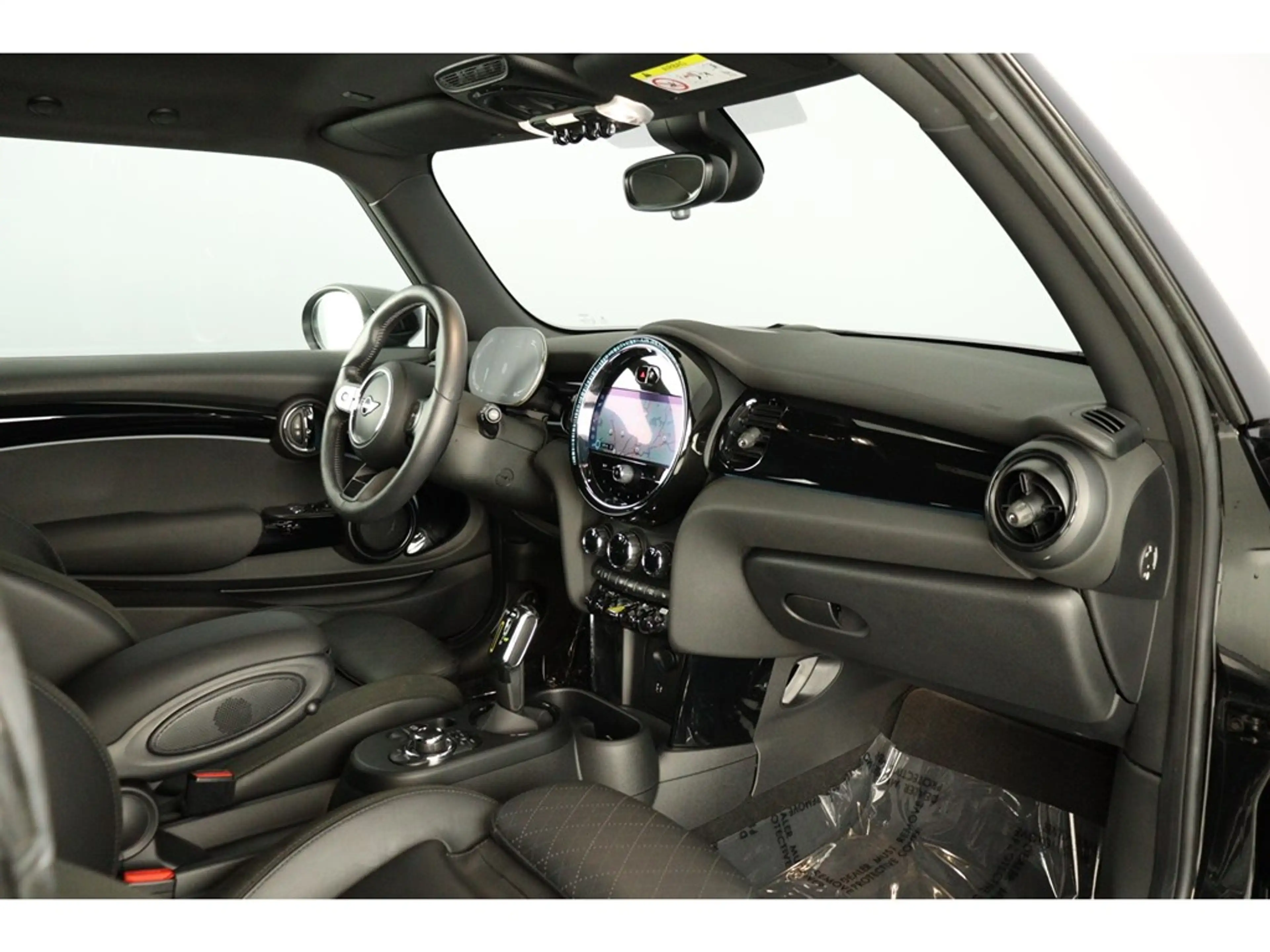 MINI Cooper SE 184pk Classic Trim Pack Drive Assist — photo 10